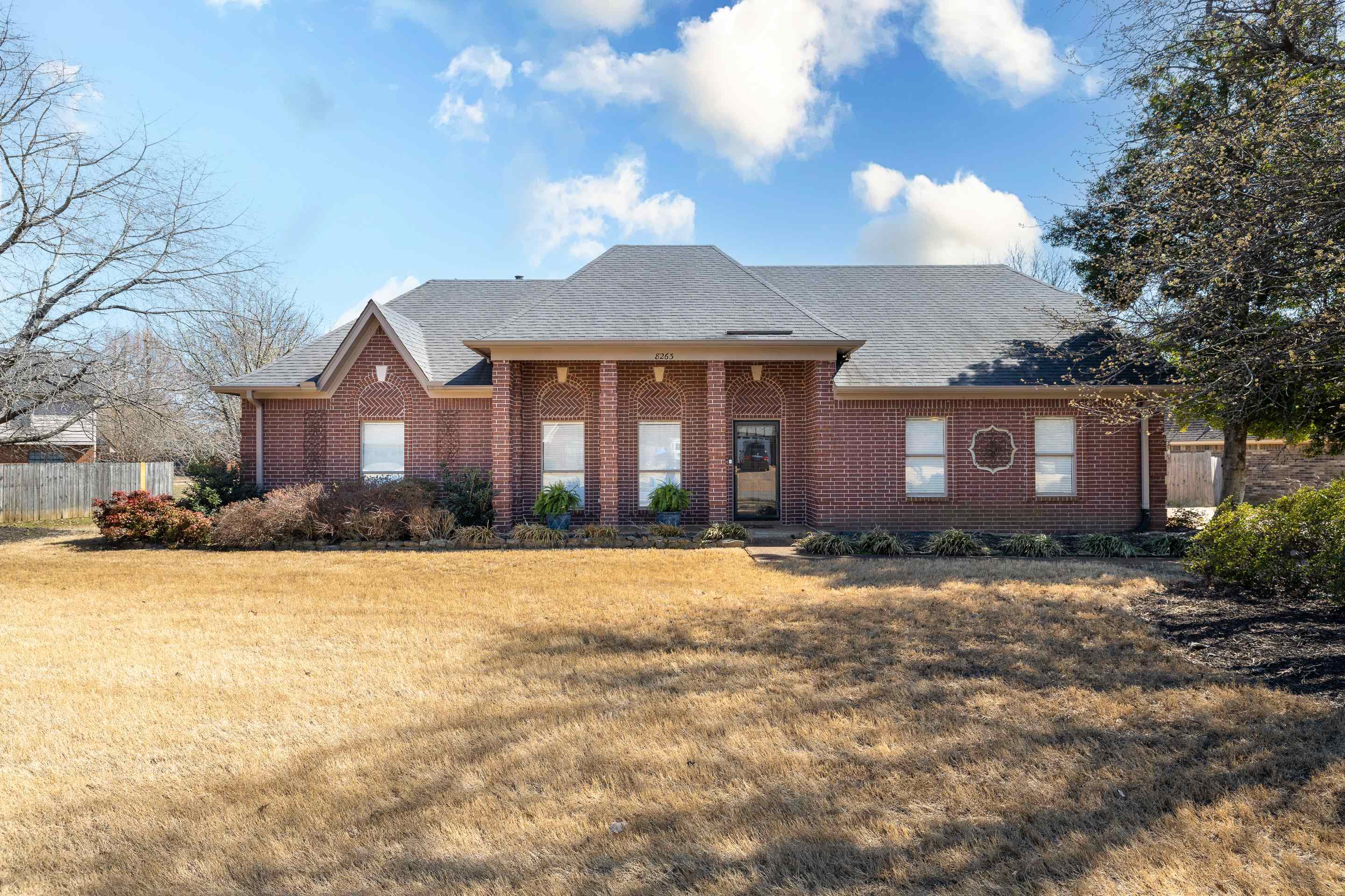 8263 Clinton Way Ln Property Photo 1