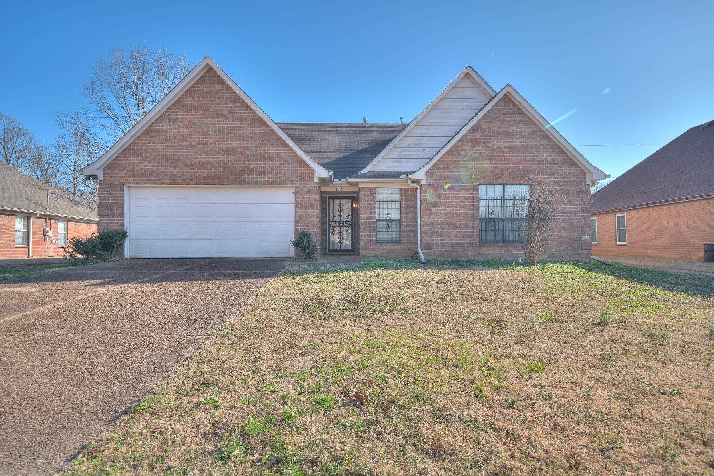 5817 Pecan Trace Dr Property Photo 1