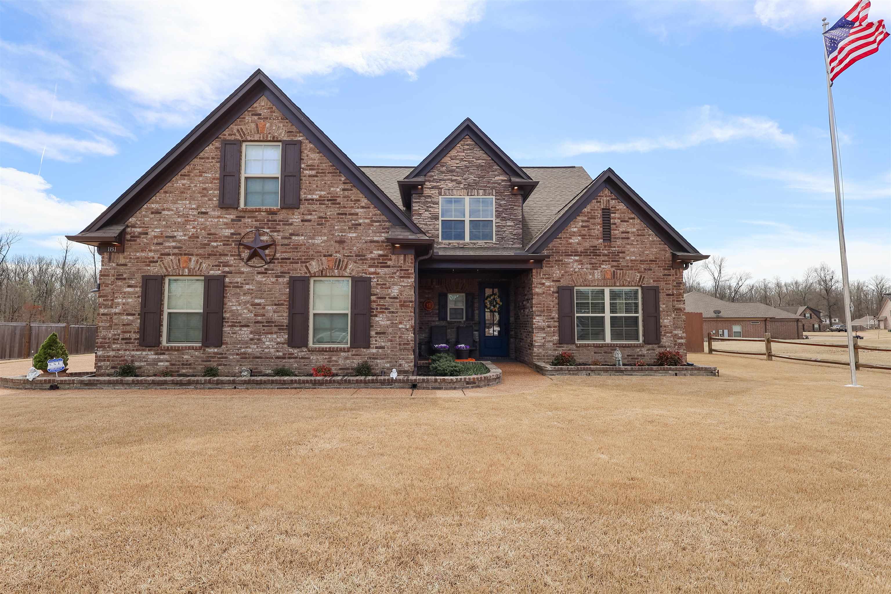 181 Cherrybark Dr E Property Photo 1
