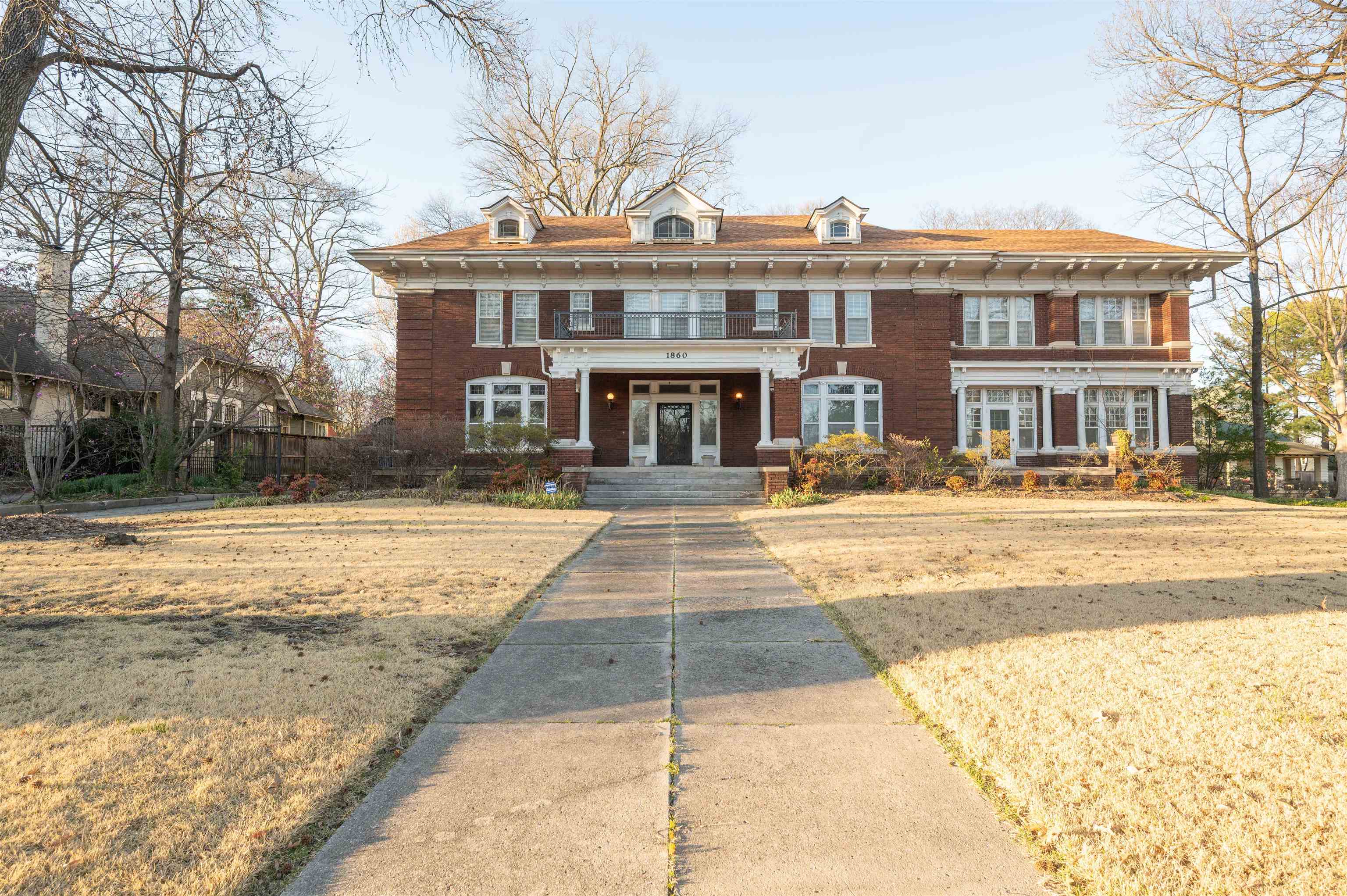 1860 Central Ave Property Photo 1