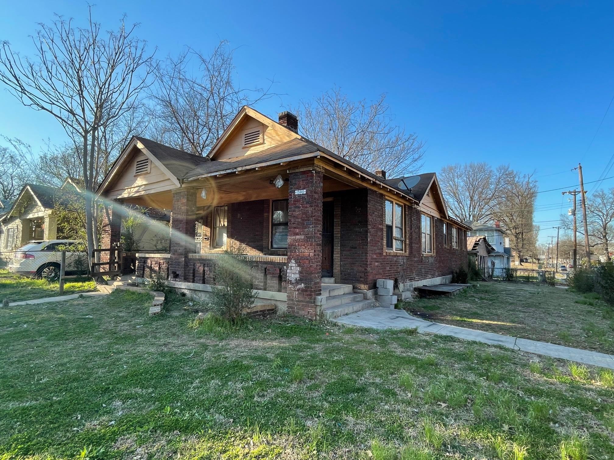 1596 Fleetwood Ave Property Photo 1