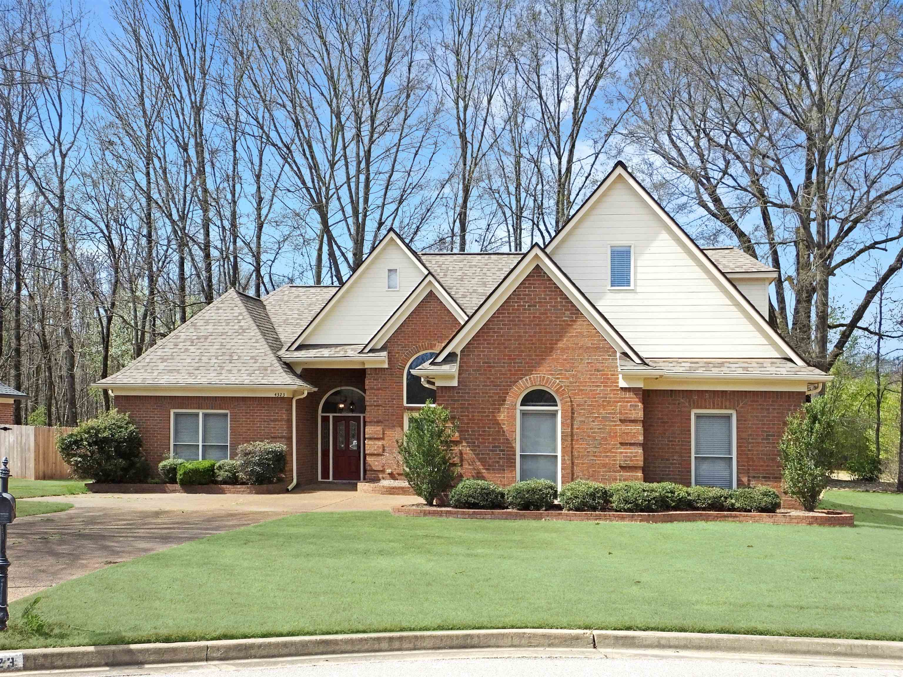 4323 Country Bridge Rd Property Photo 1