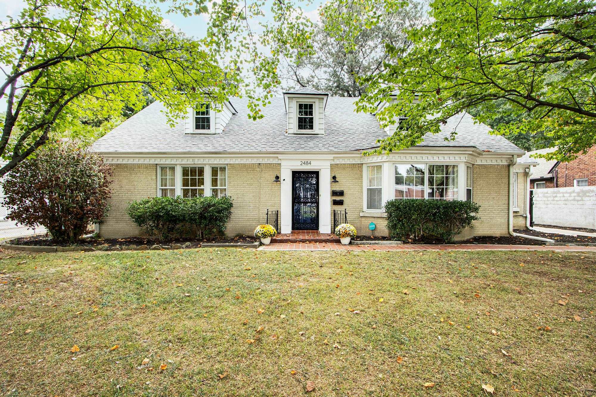 2484 Union Ave 1-2 Property Photo 1