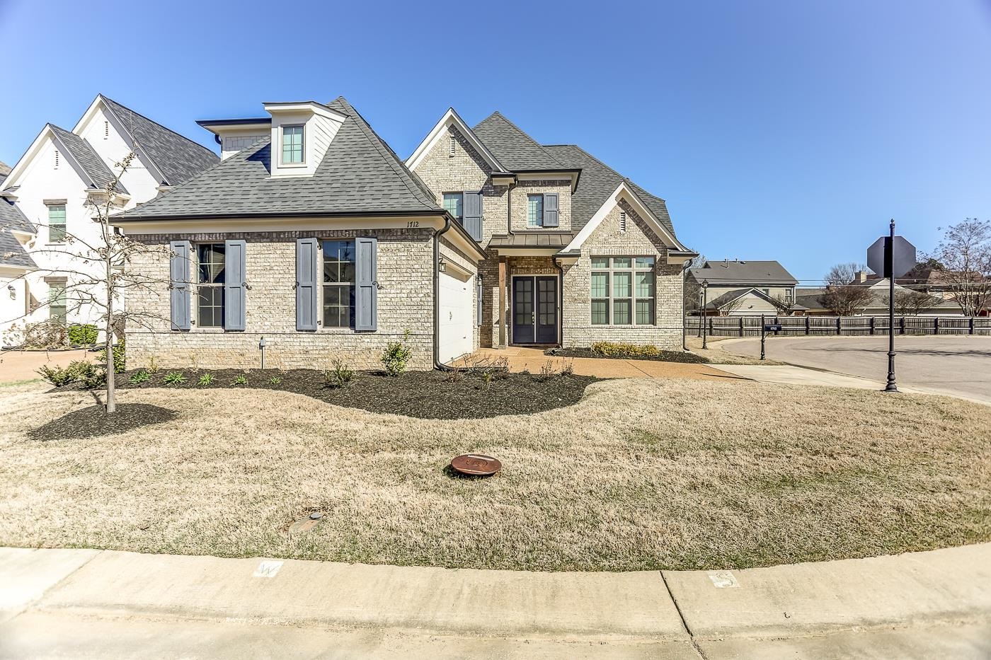1712 N Chadwick Farms Loop Property Photo 1