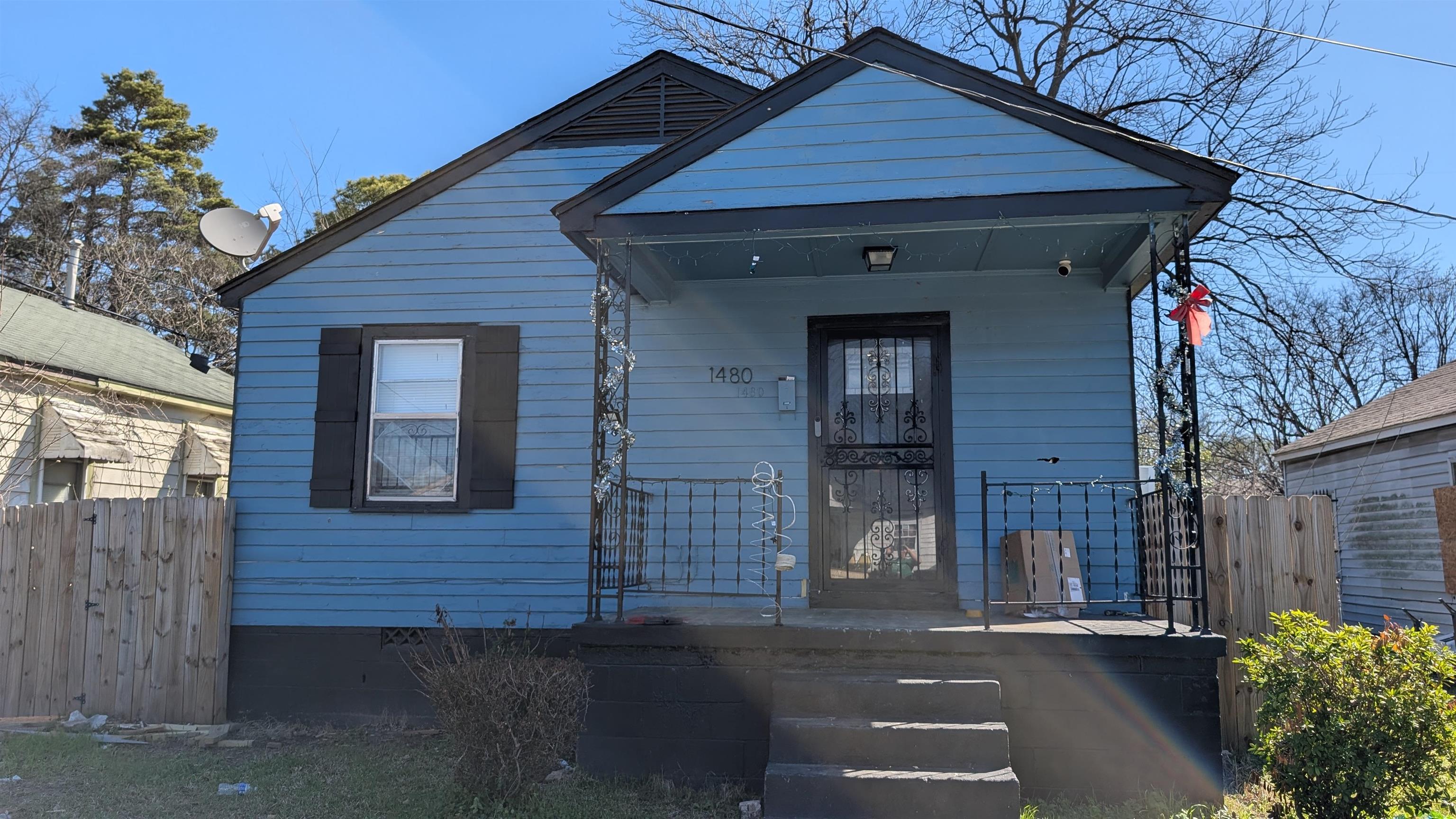 1480 Locust St Property Photo 1