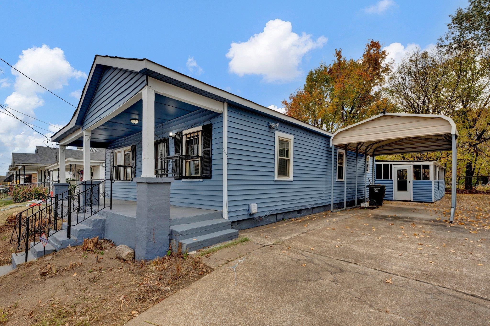 1480 Warford St Property Photo 4