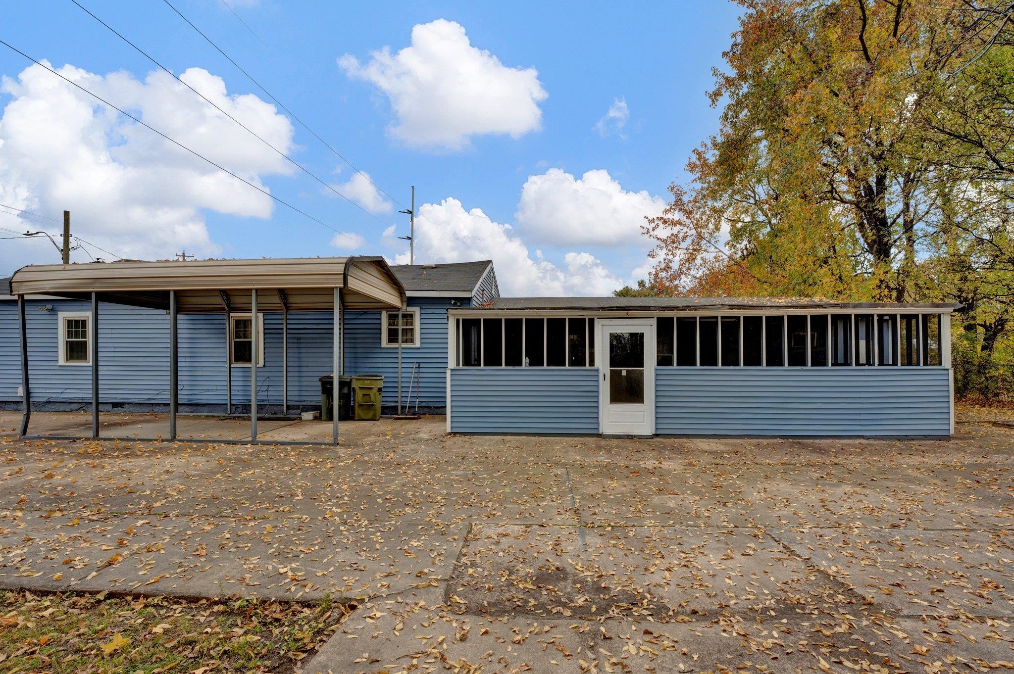 1480 Warford St Property Photo 5