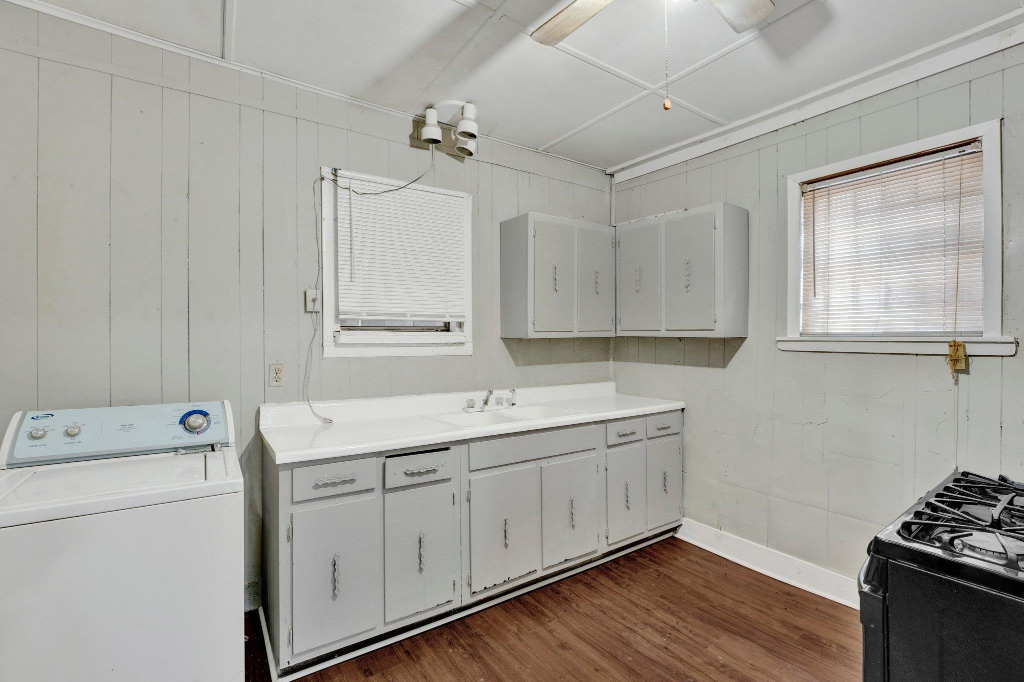 1480 Warford St Property Photo 14