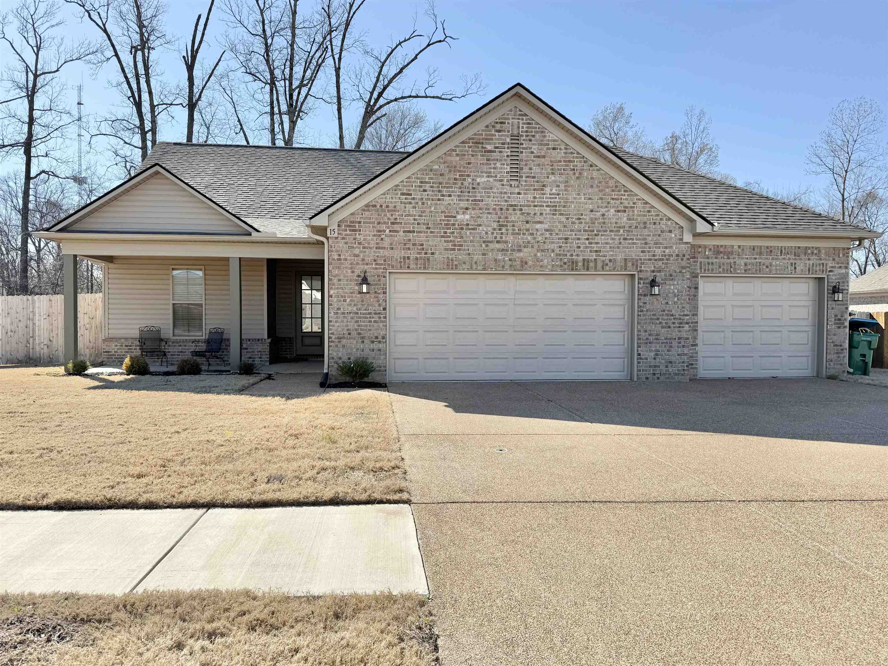 15 S Bigham Cv Property Photo 1