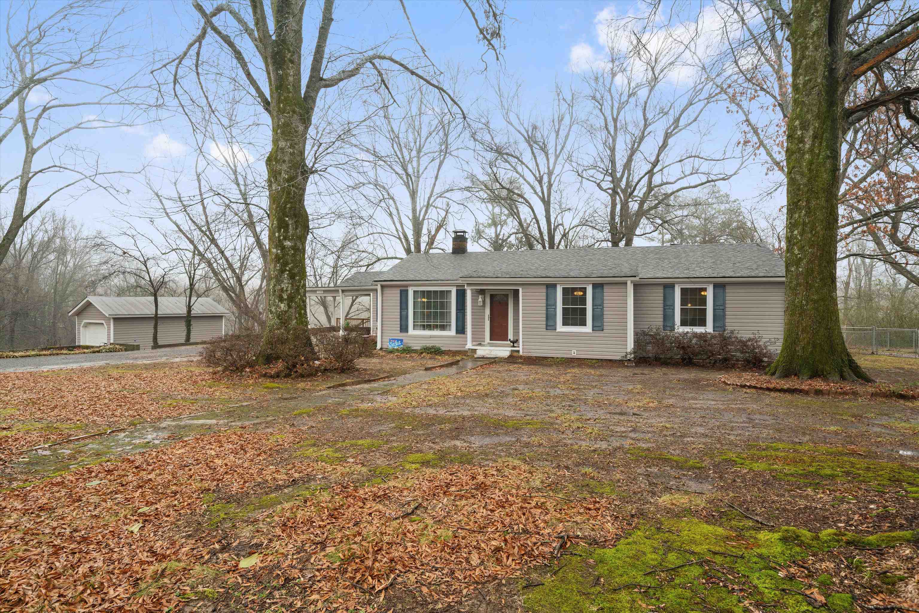 7548 Bluff Rd Property Photo 1