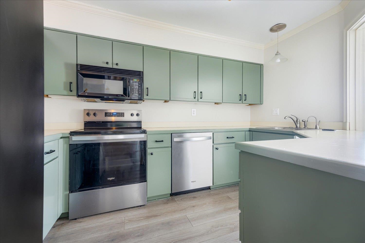 10 S Idlewild St 4 Property Photo 1