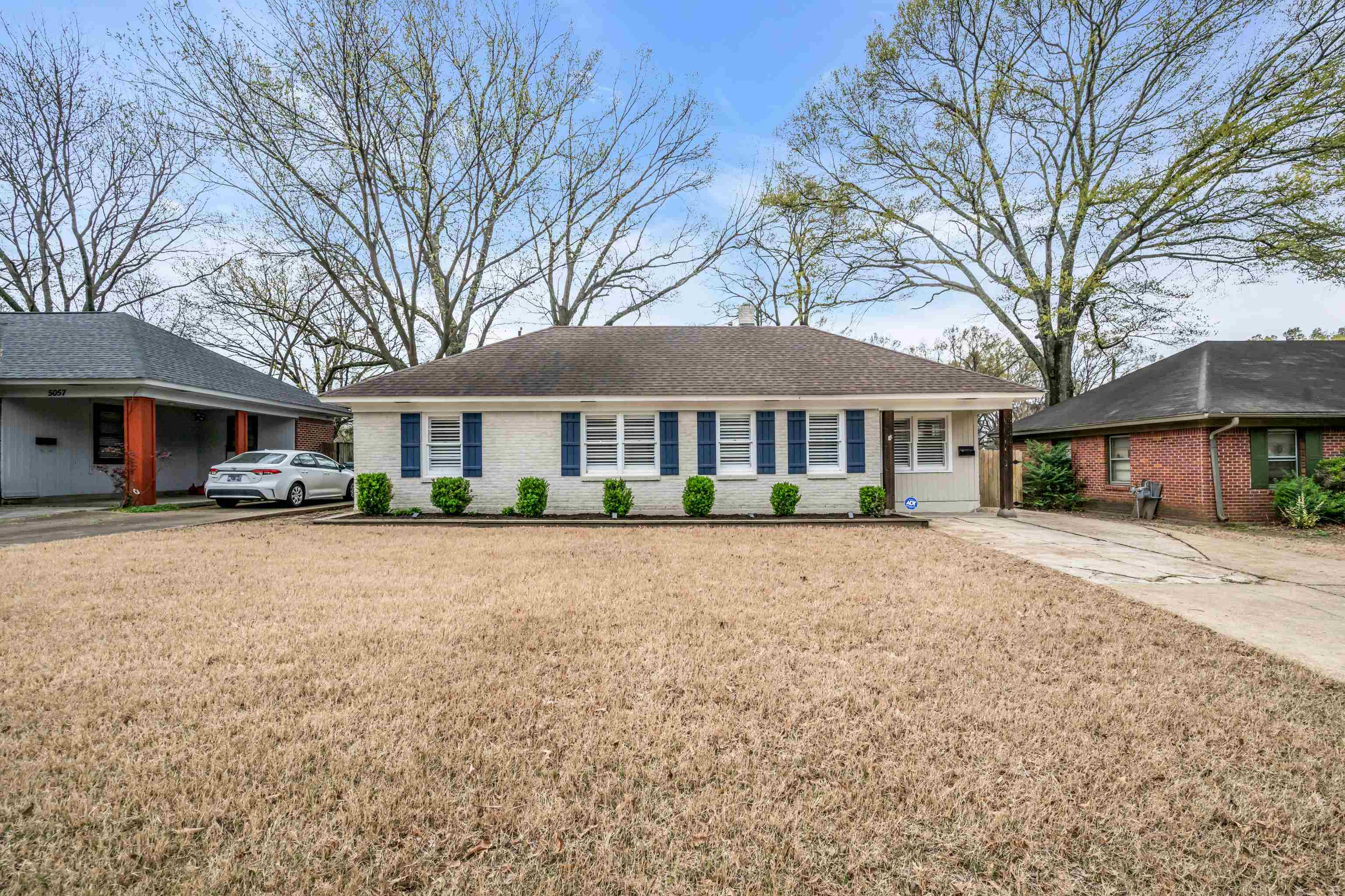 5051 Dee Rd Property Photo 1