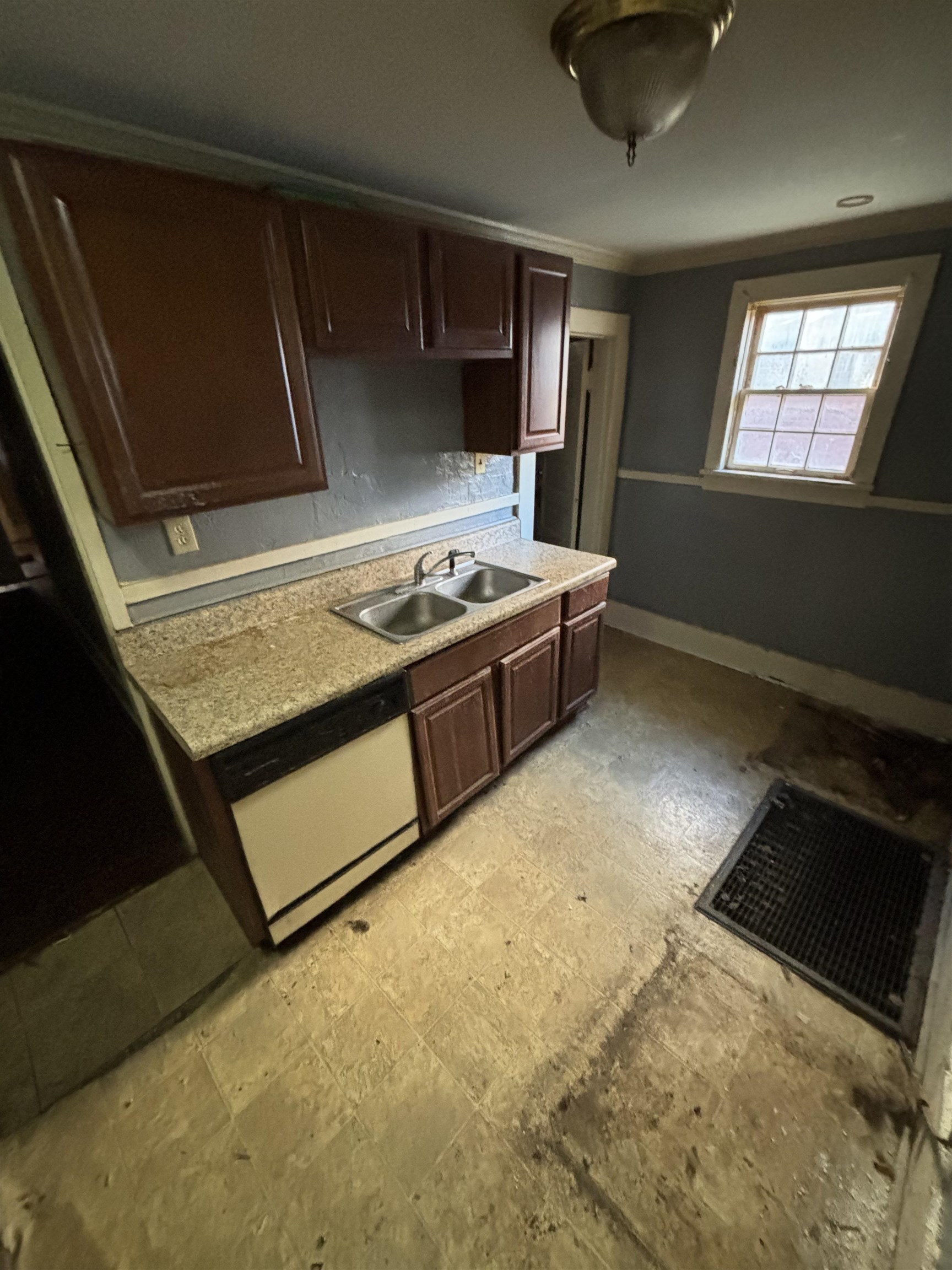 1920 Oliver Ave Property Photo 4