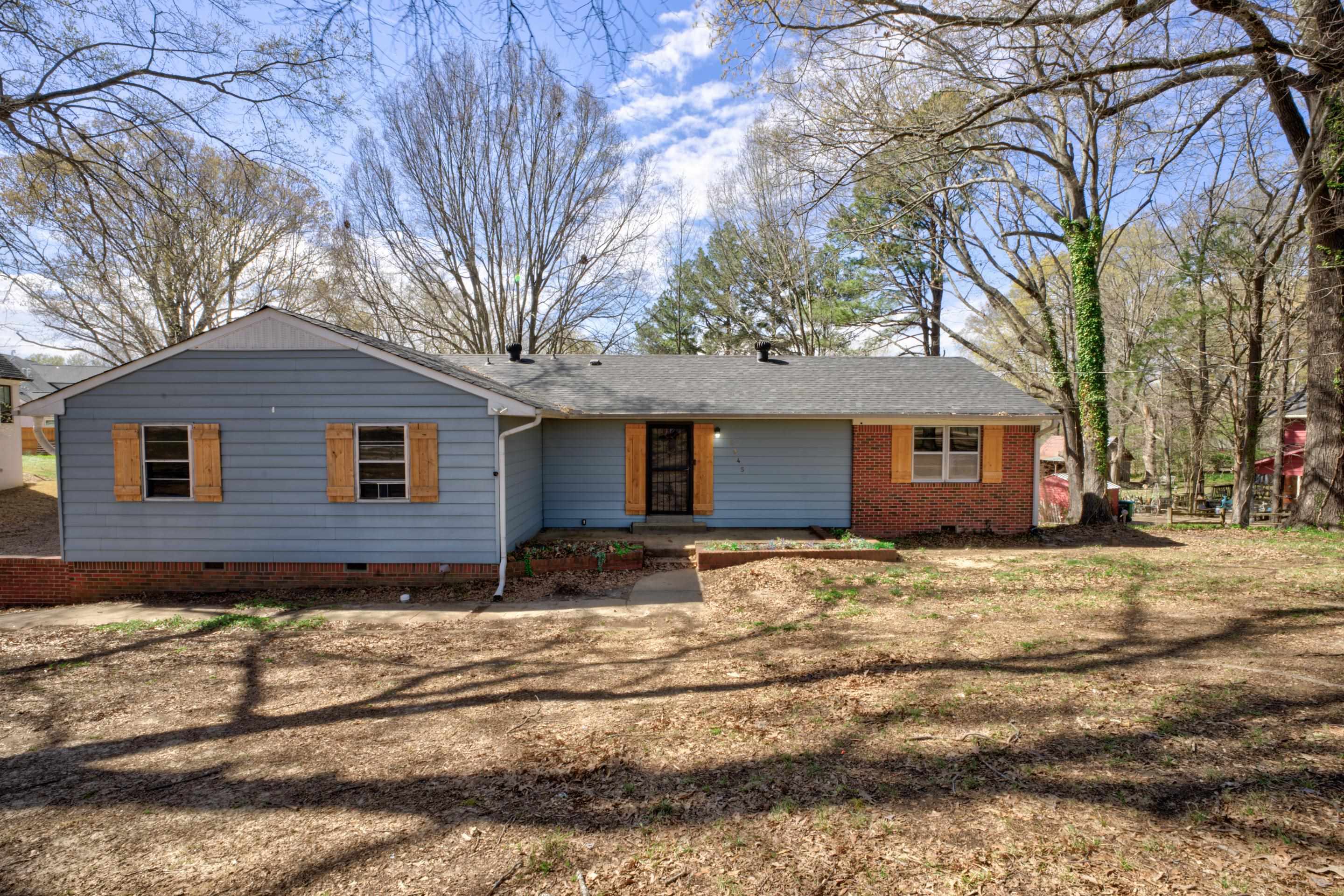 5945 Chester St Property Photo 1