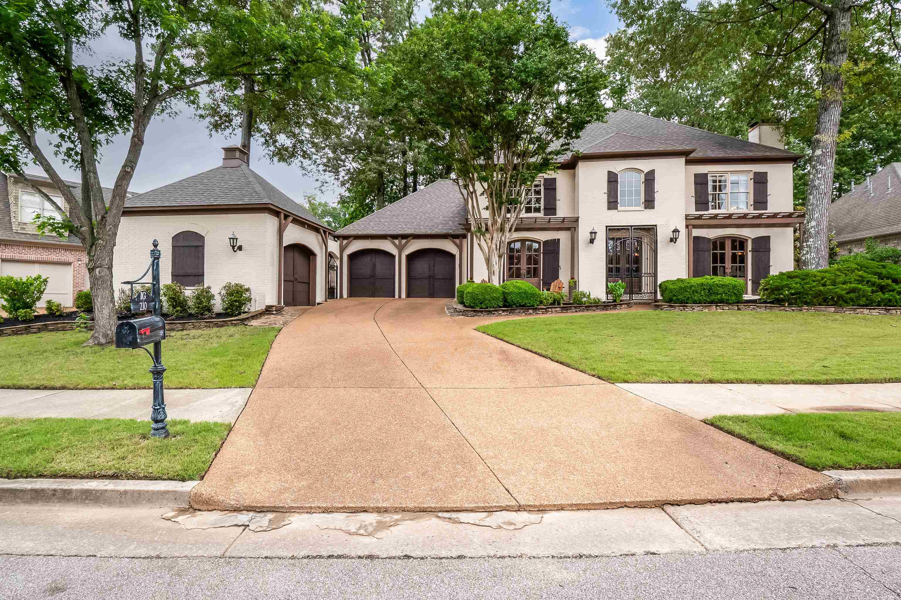 210 Ivy Grove Ln Property Photo 1