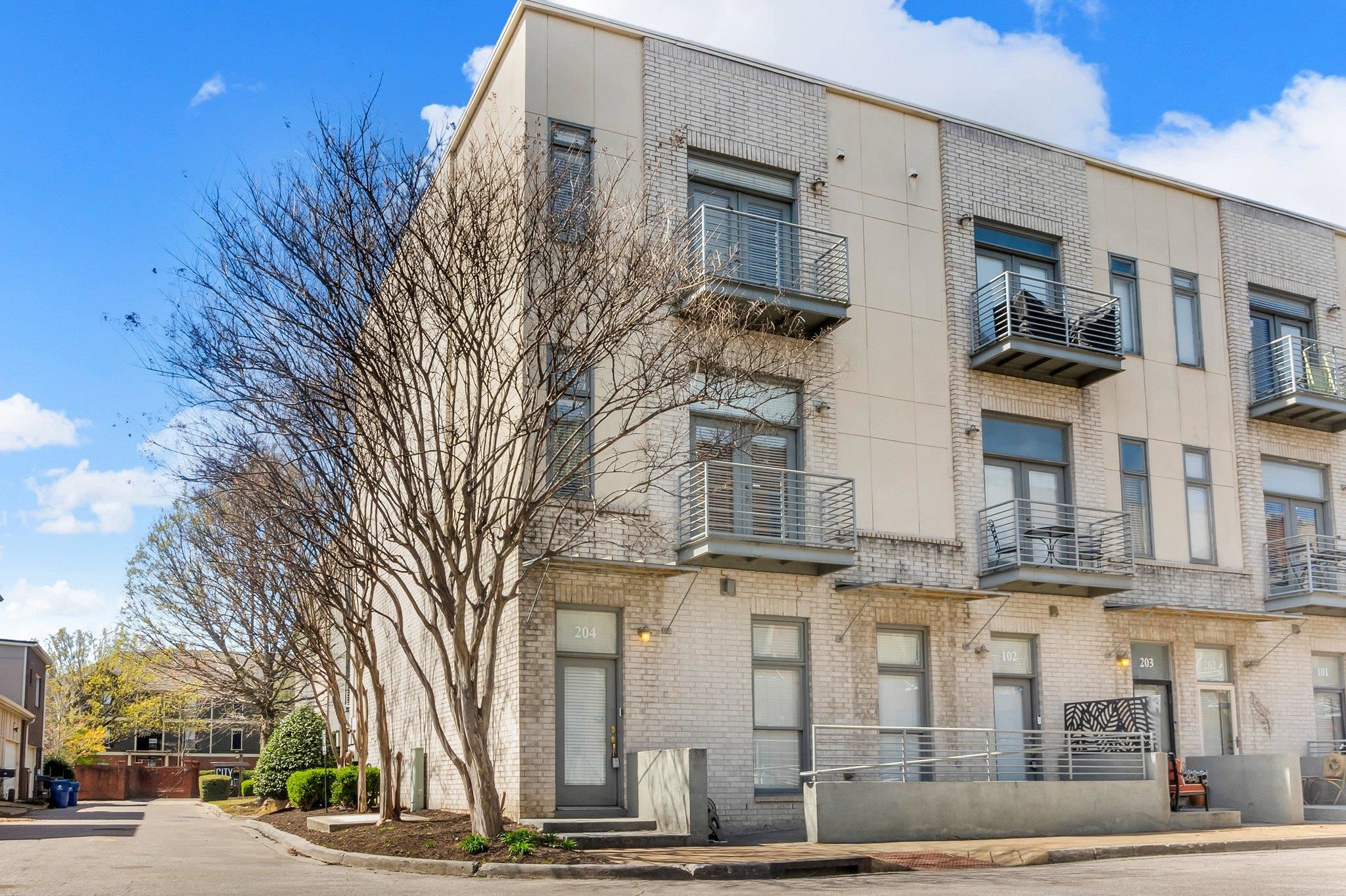 621 Denmark Dr 204 Property Photo 1