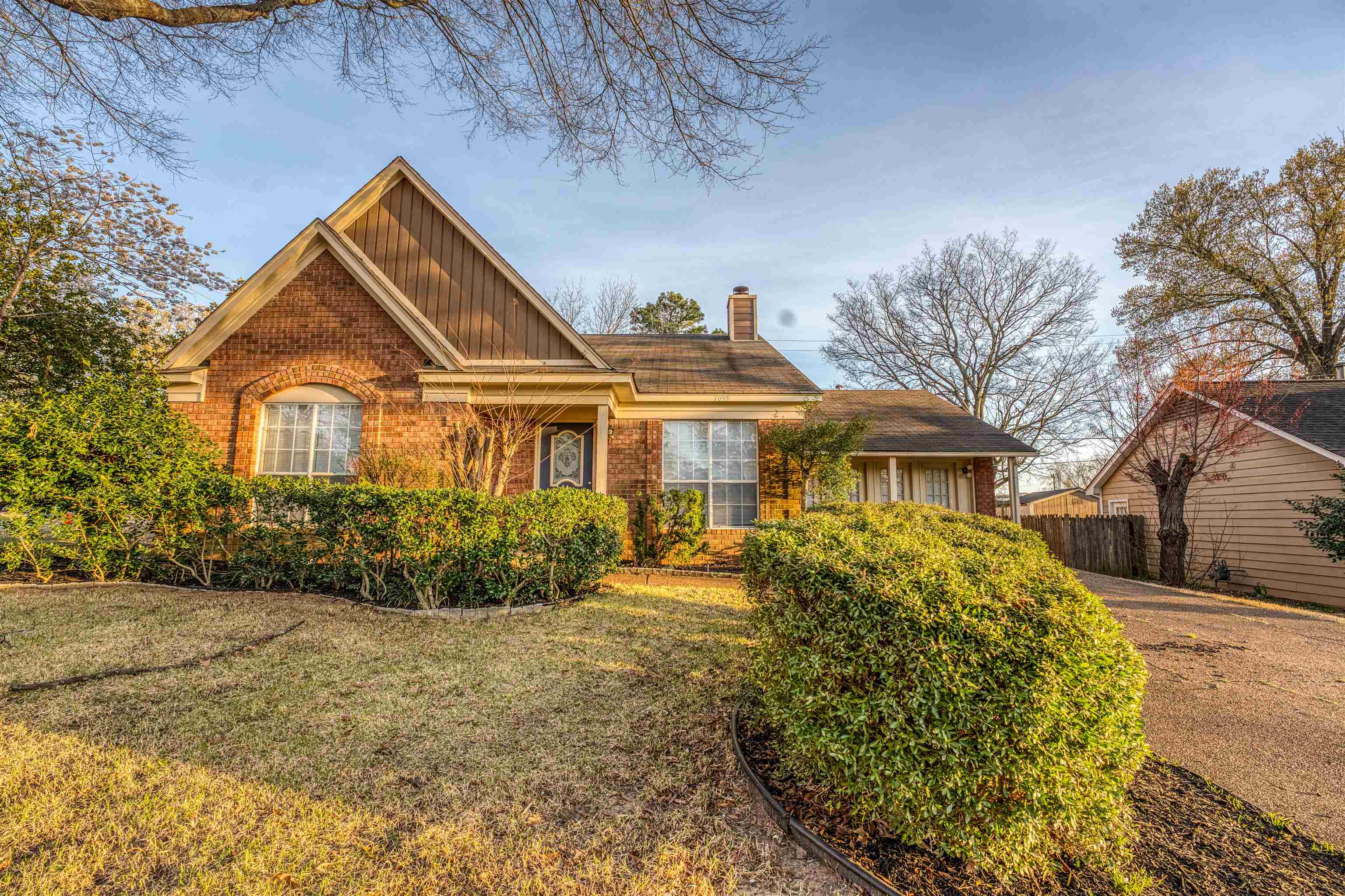 7099 Brady Hill Dr Property Photo 1