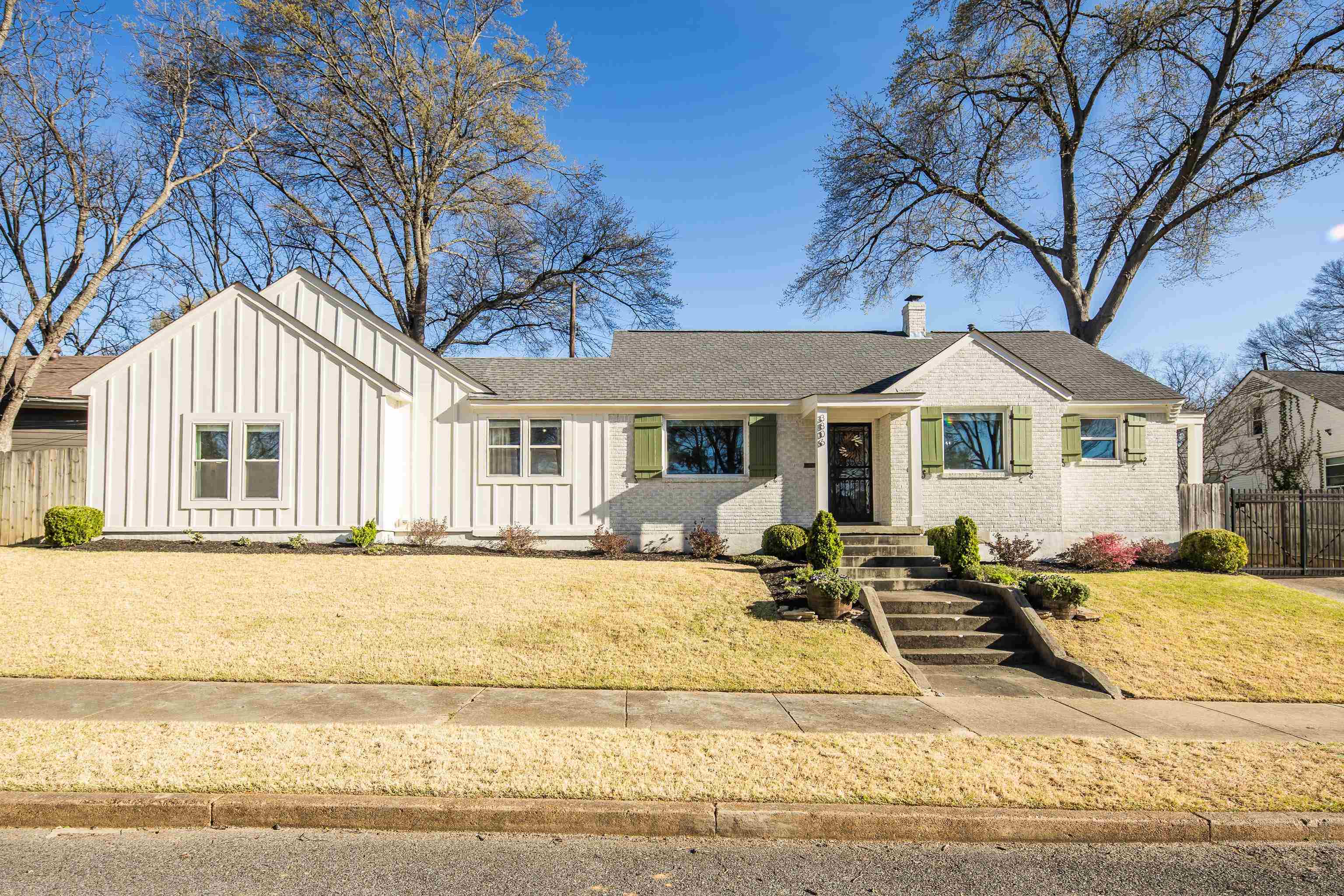 3806 S Montclair Dr Property Photo 1