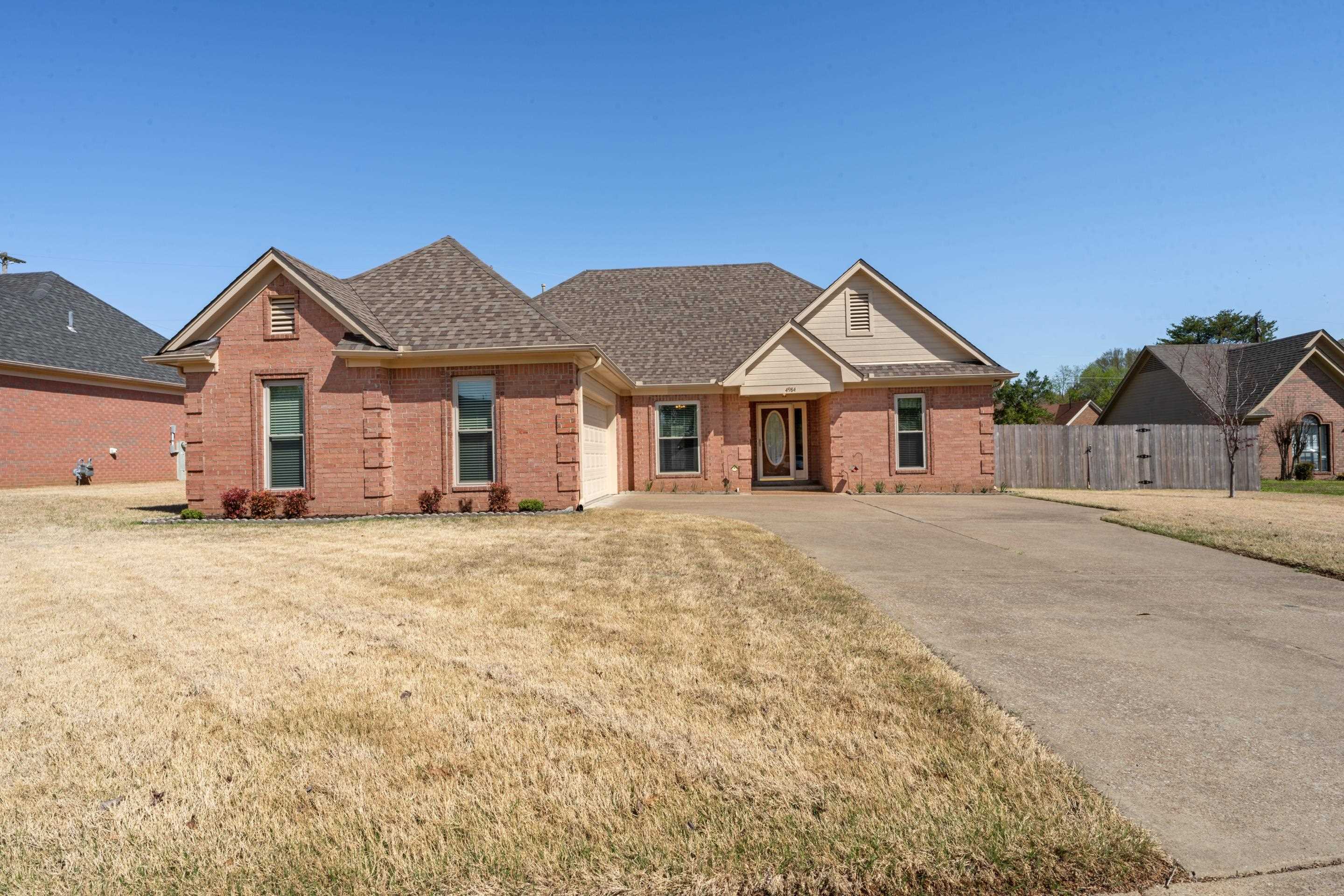 4984 Baywood Dr Property Photo 1