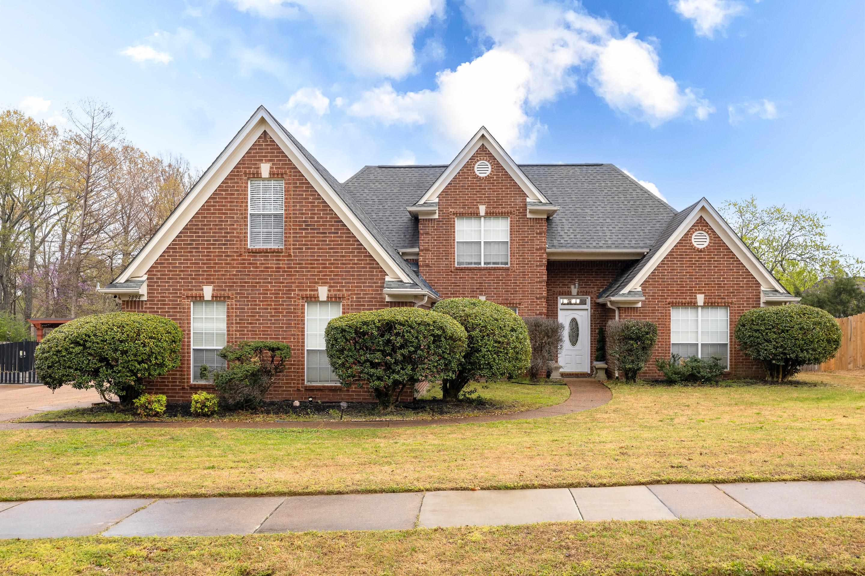 3894 Peachtree Ln Property Photo 1