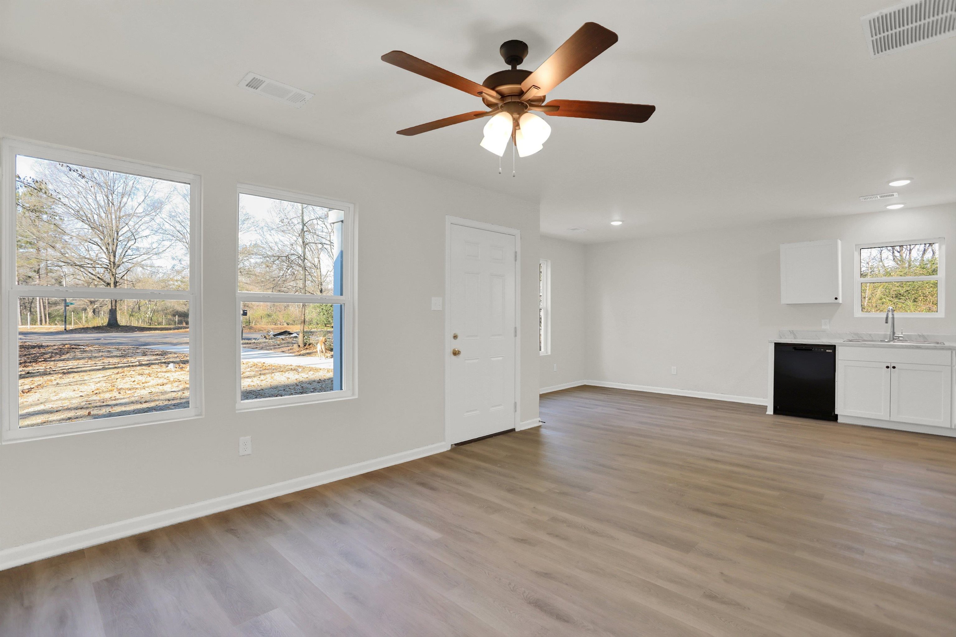 4438 Sunny View Dr Property Photo 4