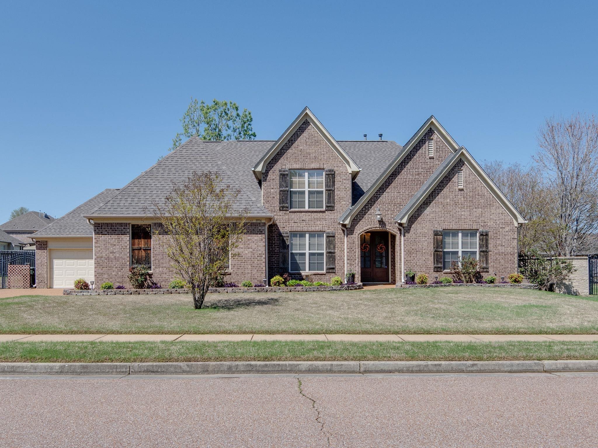 8936 Sweethorn Dr Property Photo 1