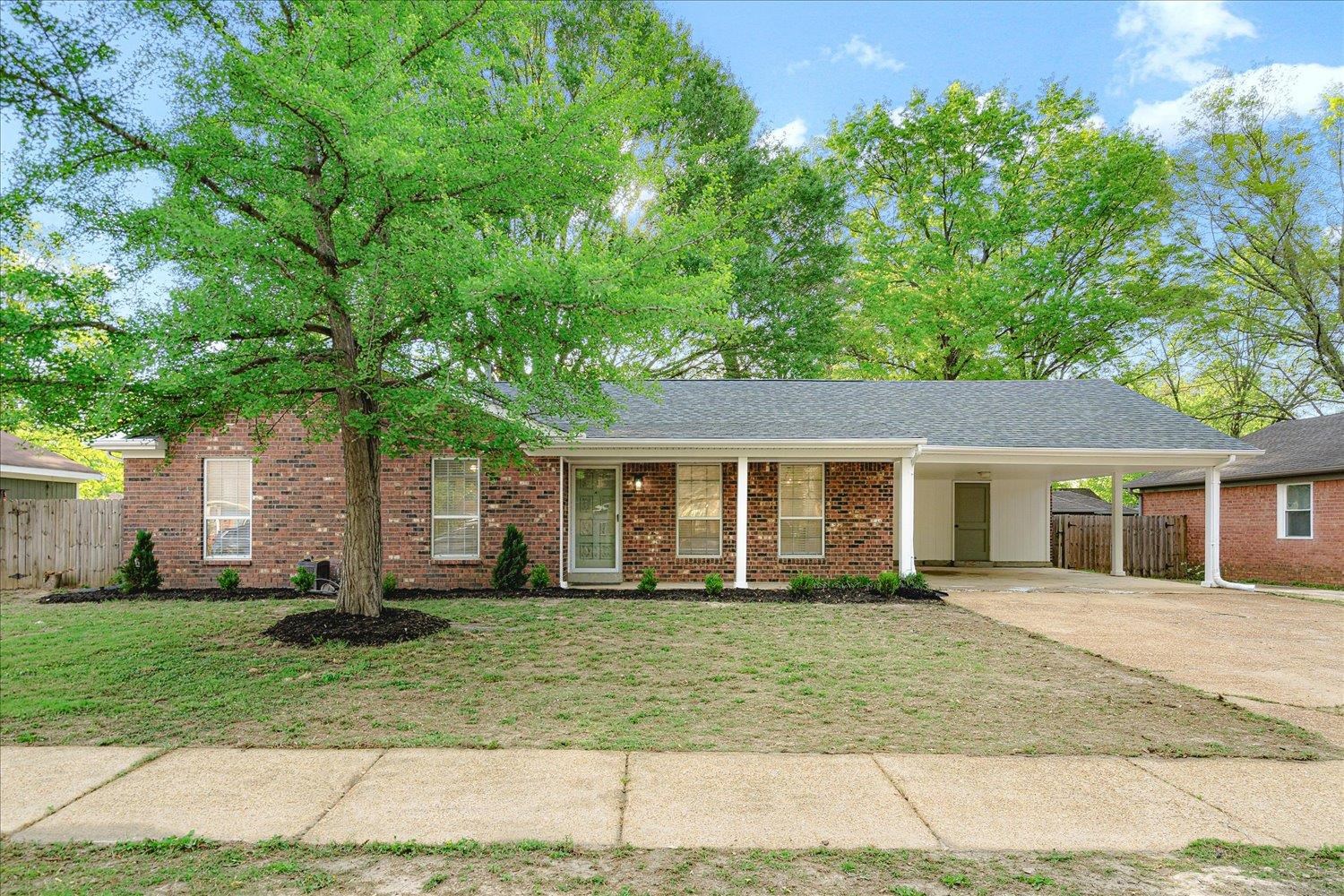 3124 Rosebay Ln Property Photo 1