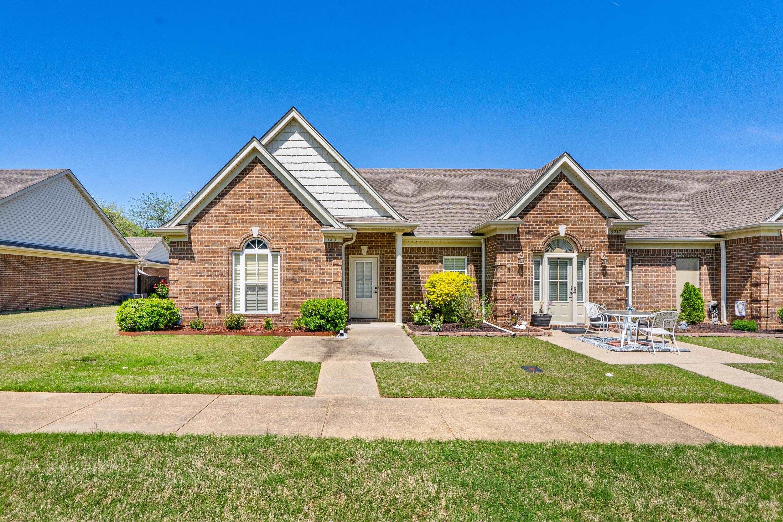 3211 Jade Ln Property Photo 1