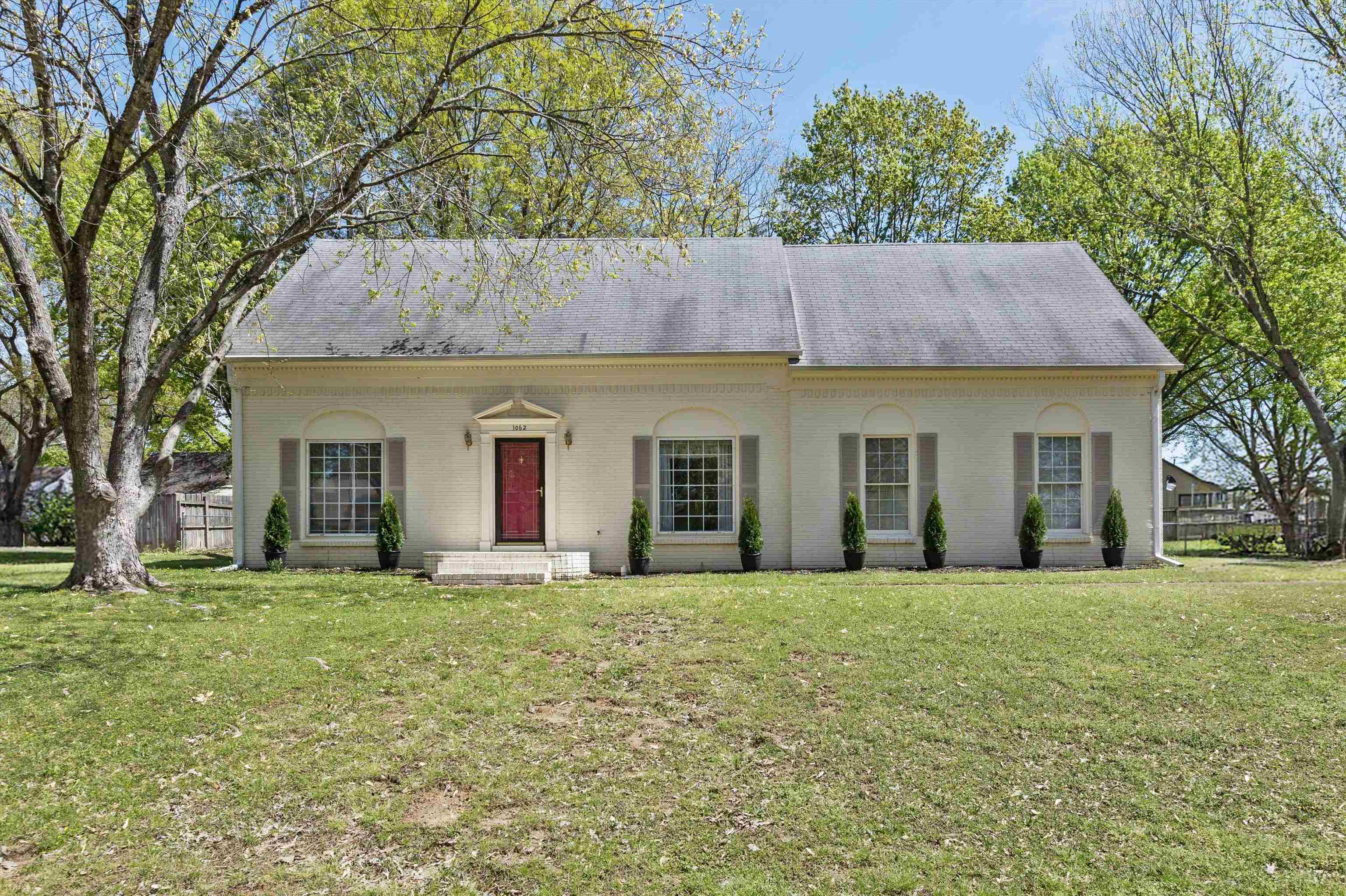 1062 Fredericksburg Cv Property Photo 1