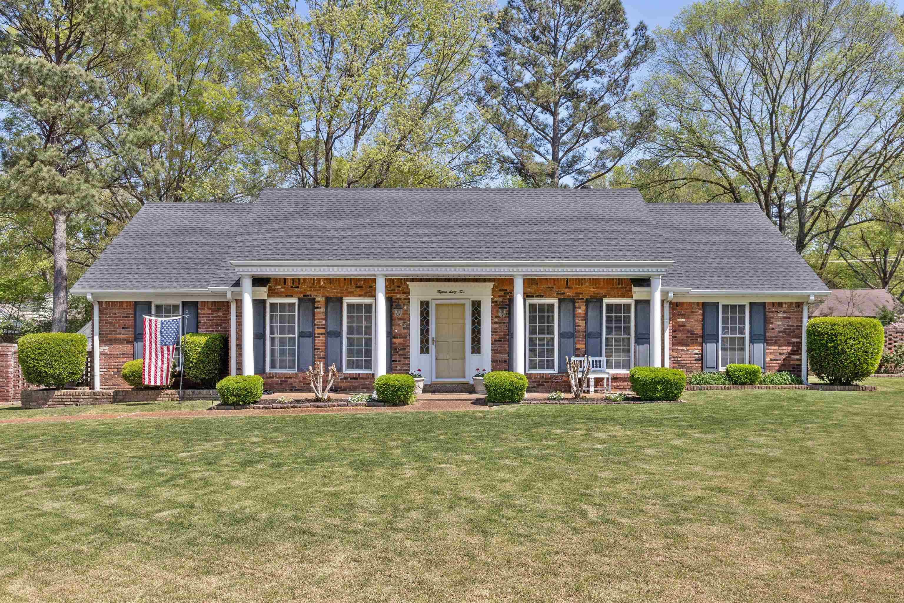 1562 Blue Grass Cv Property Photo 1