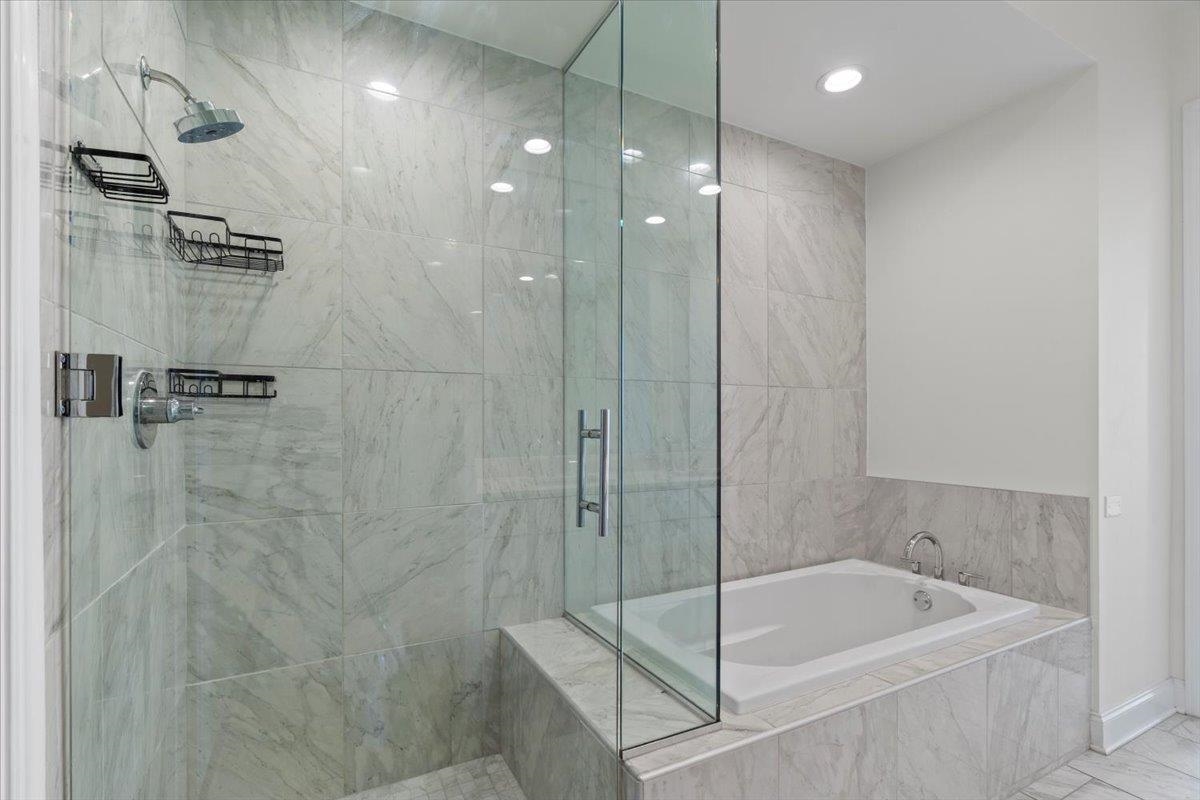 717 Riverside Dr 906 Property Photo 11