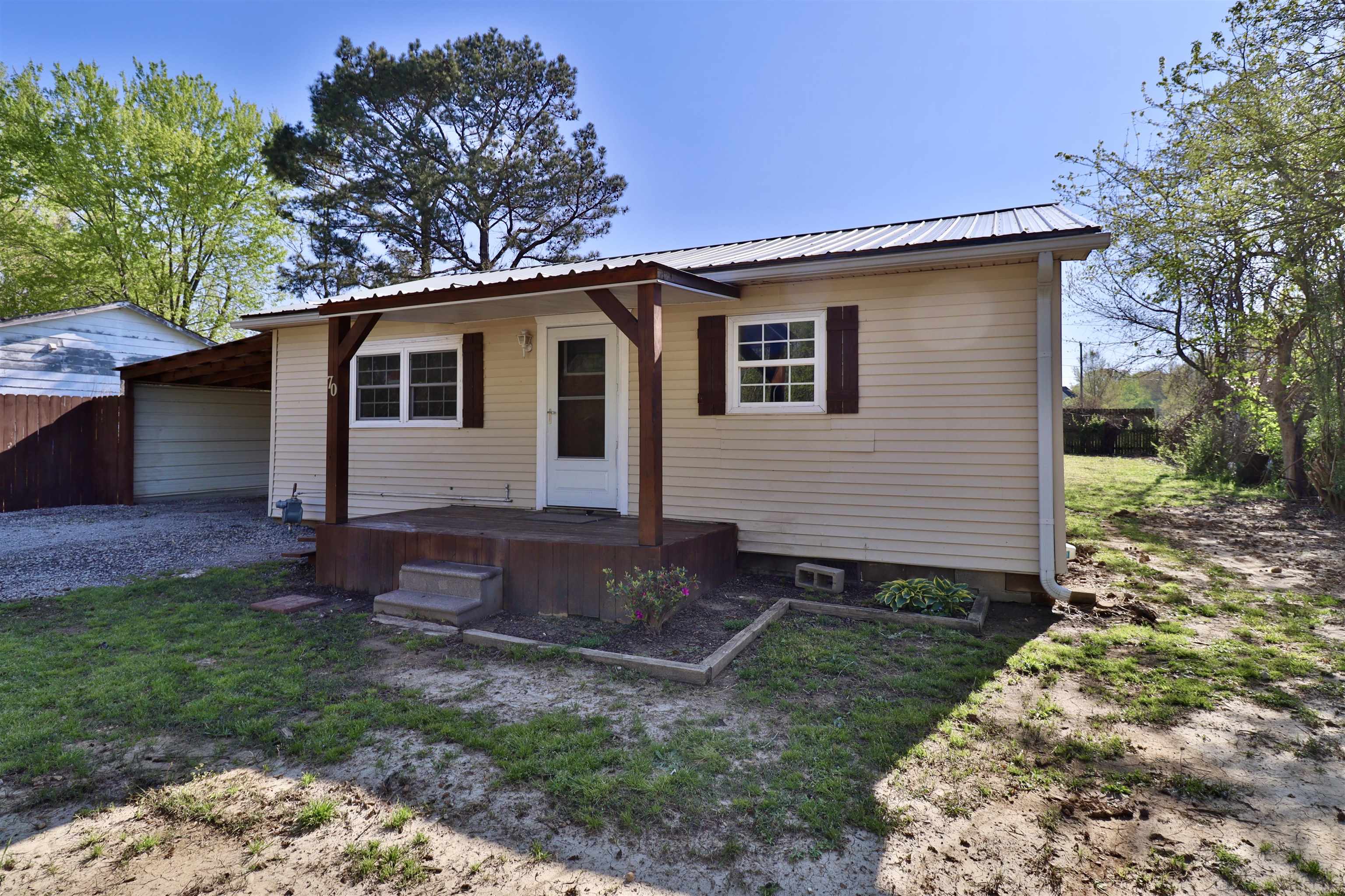 70 Trader Ln Property Photo