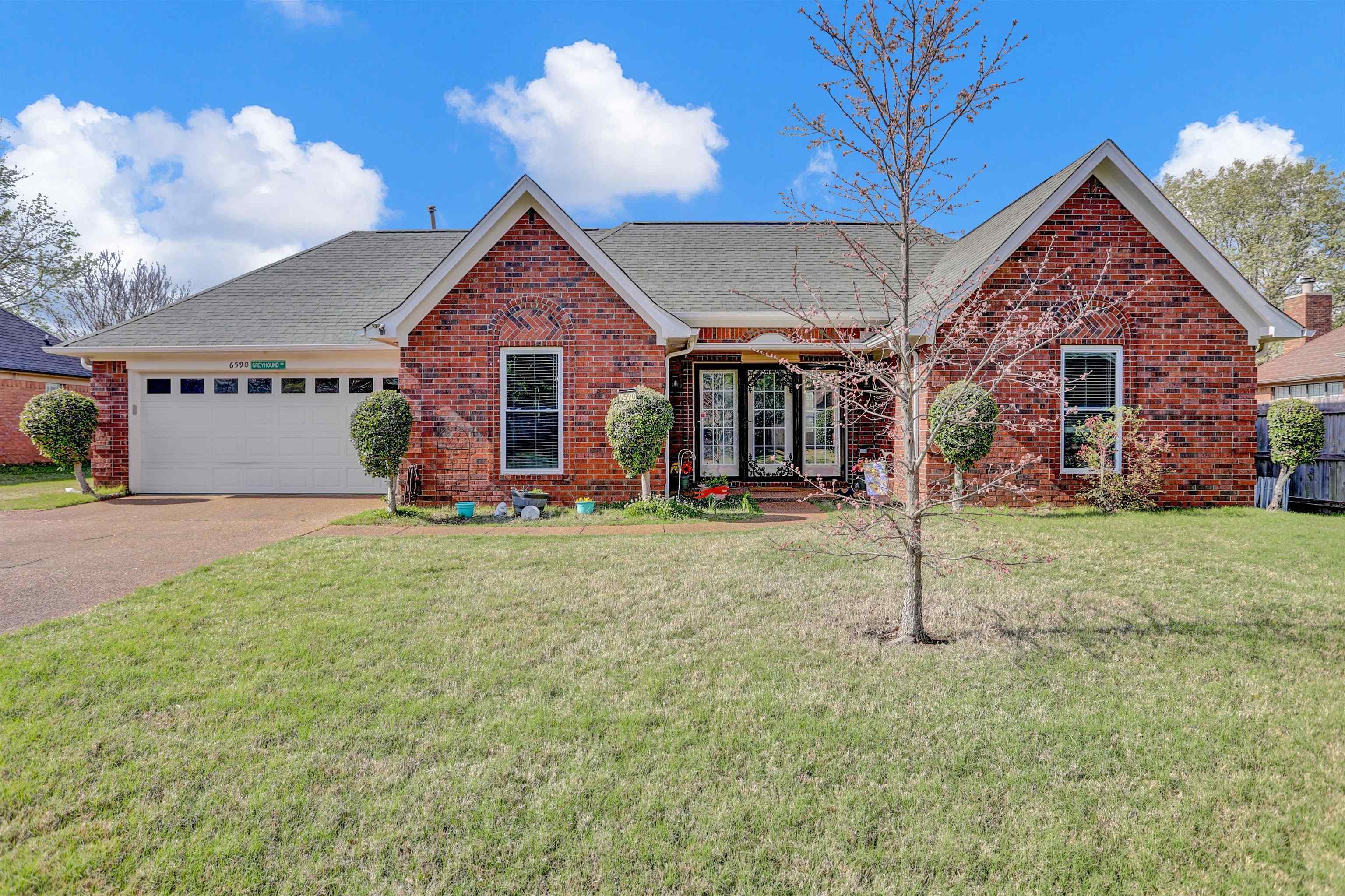 6590 Laurel Bluff Ct E Property Photo 1