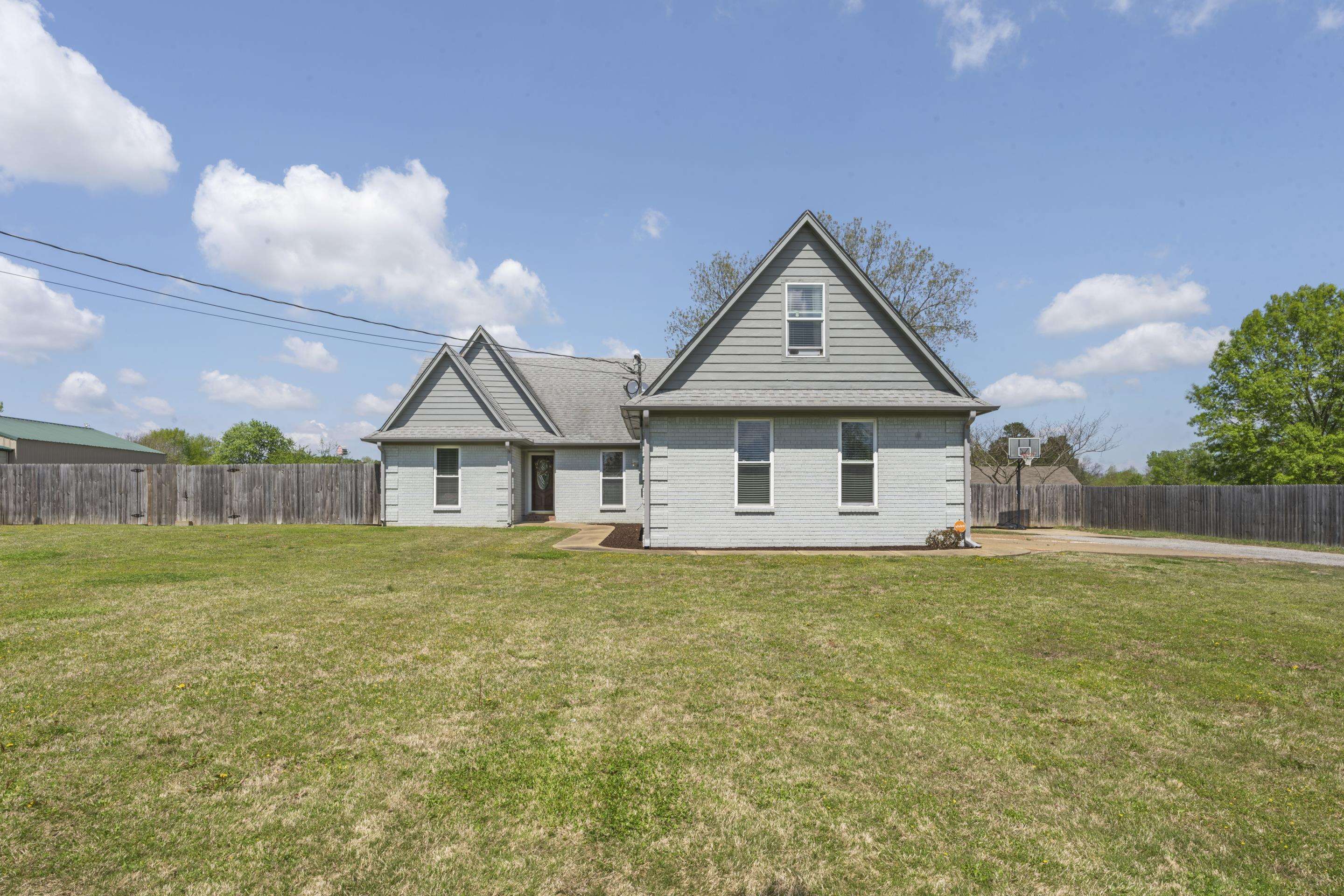 300 Ash Rene Dr Property Photo 1