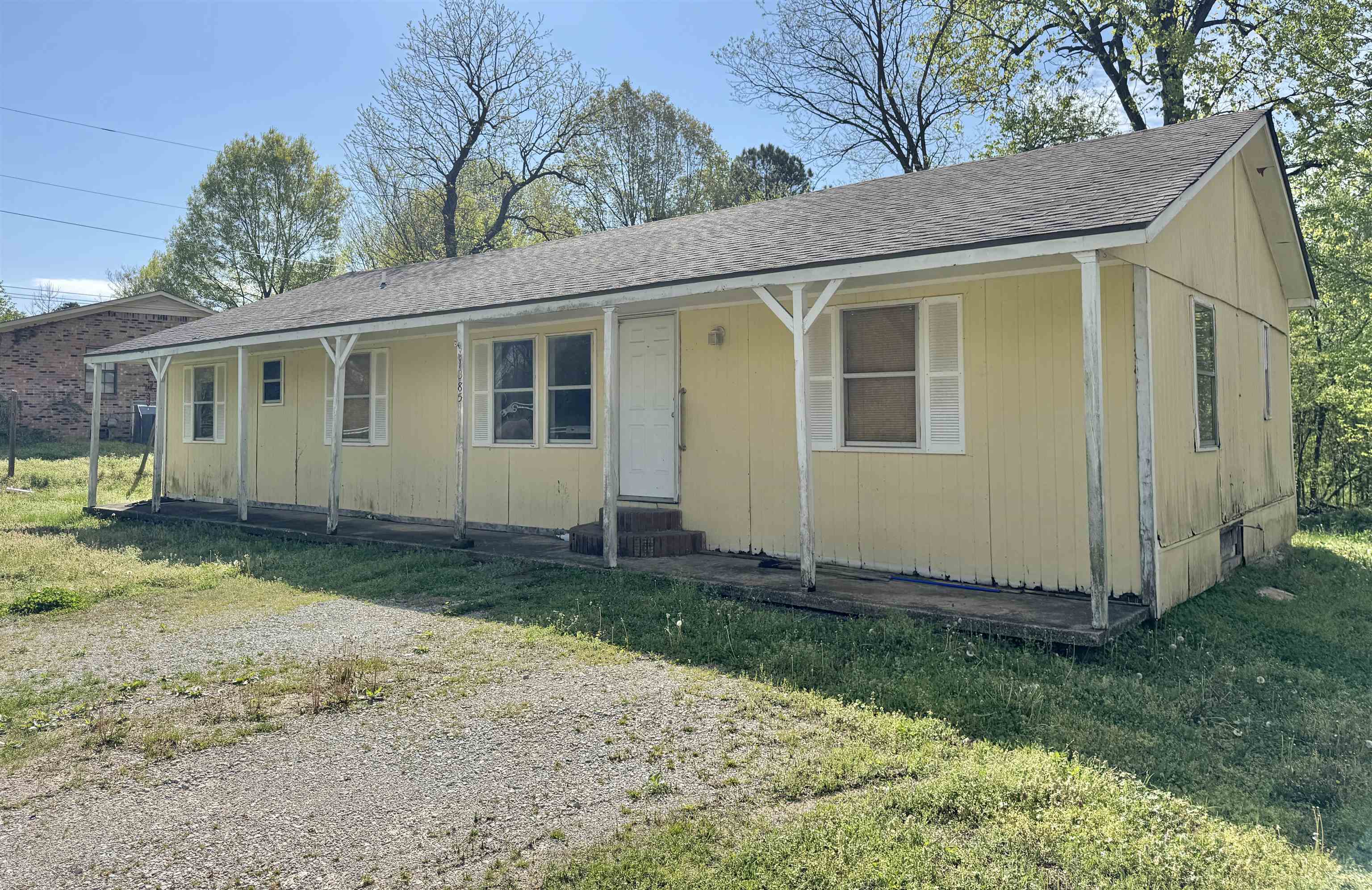 1385 Central Curve Rd Property Photo