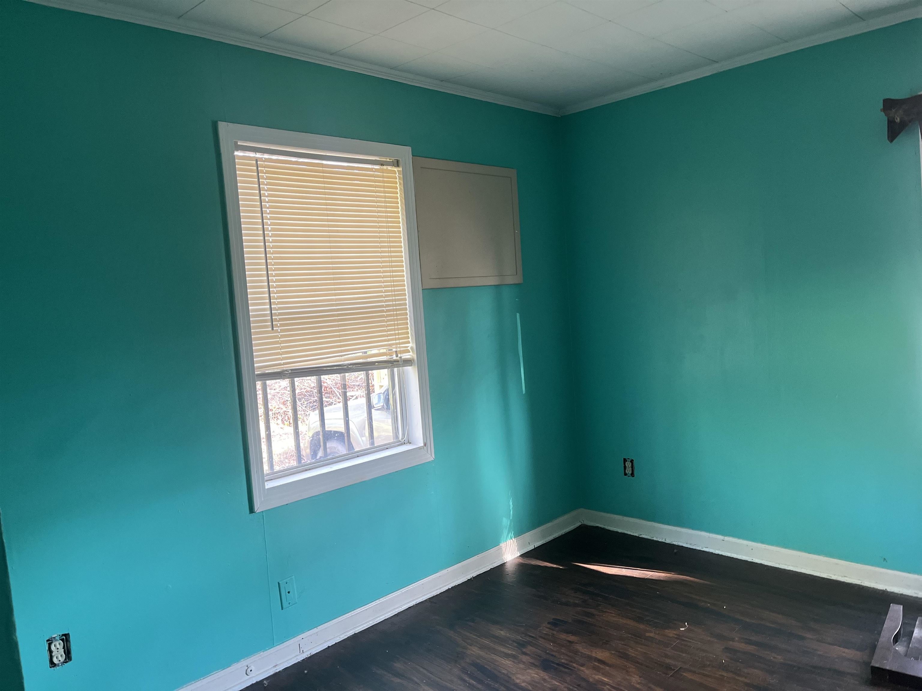 3382 Ardmore St Property Photo 4