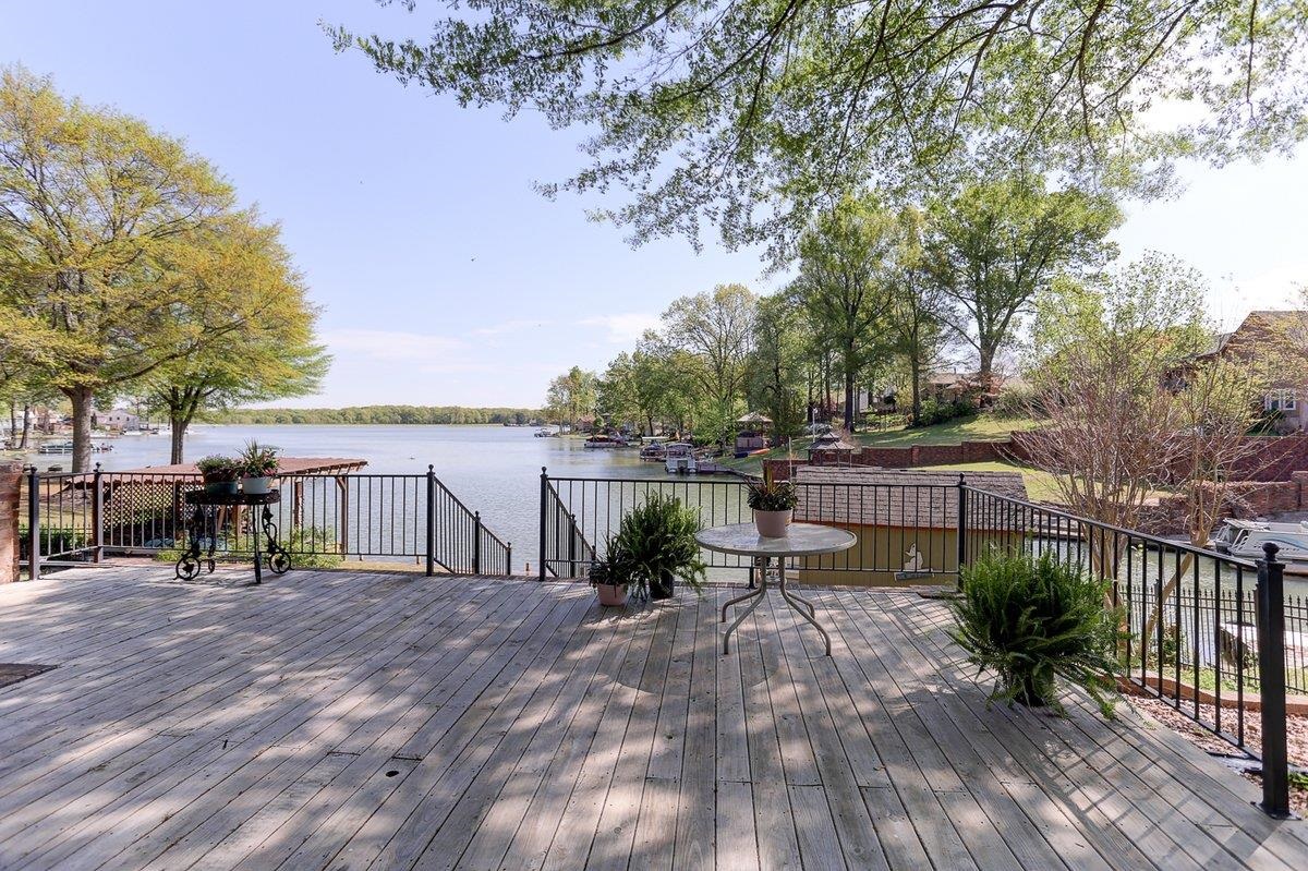 9654 Blue Spruce Dr Property Photo 1