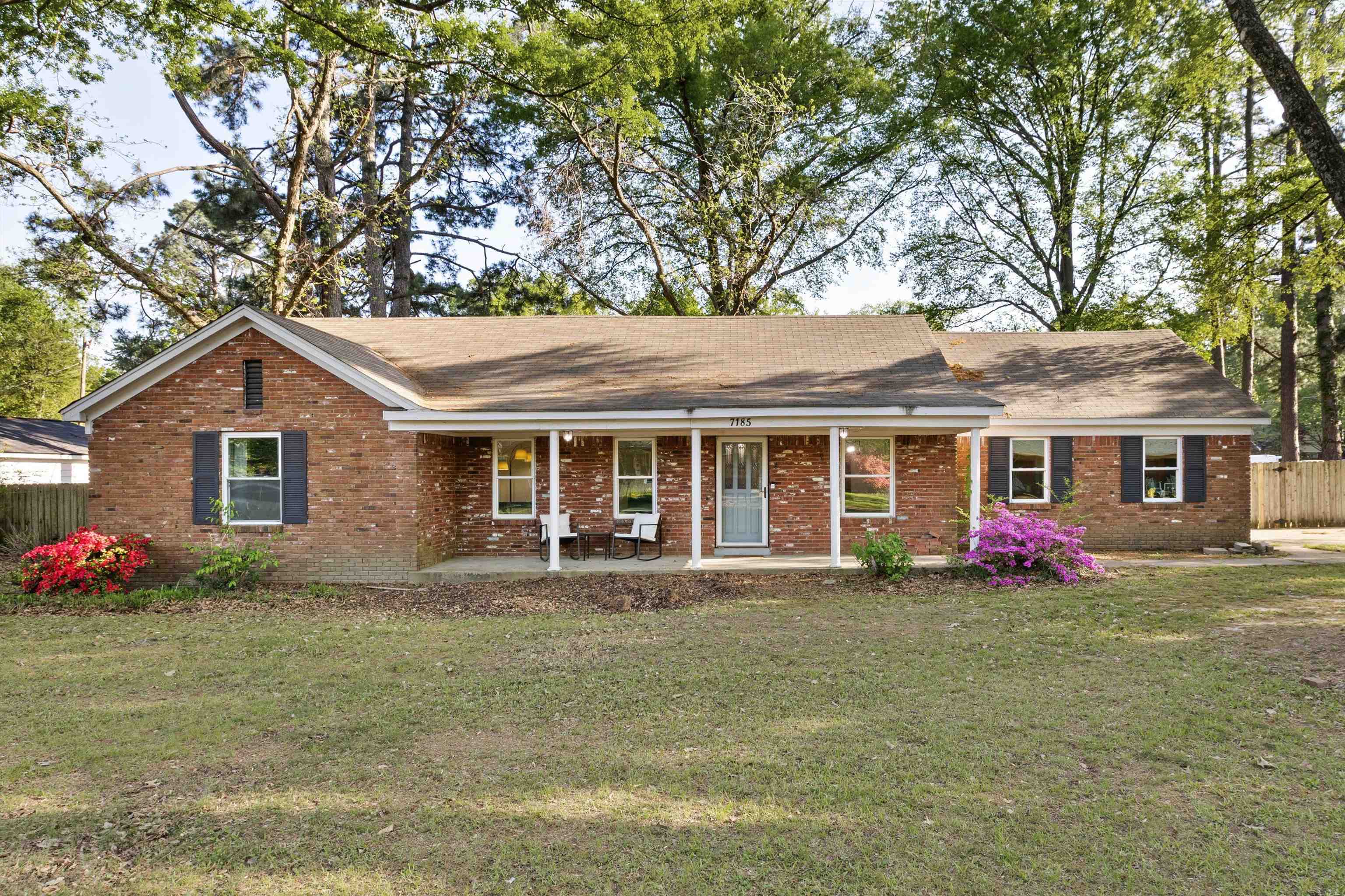 7185 Deerfield Rd Property Photo 1