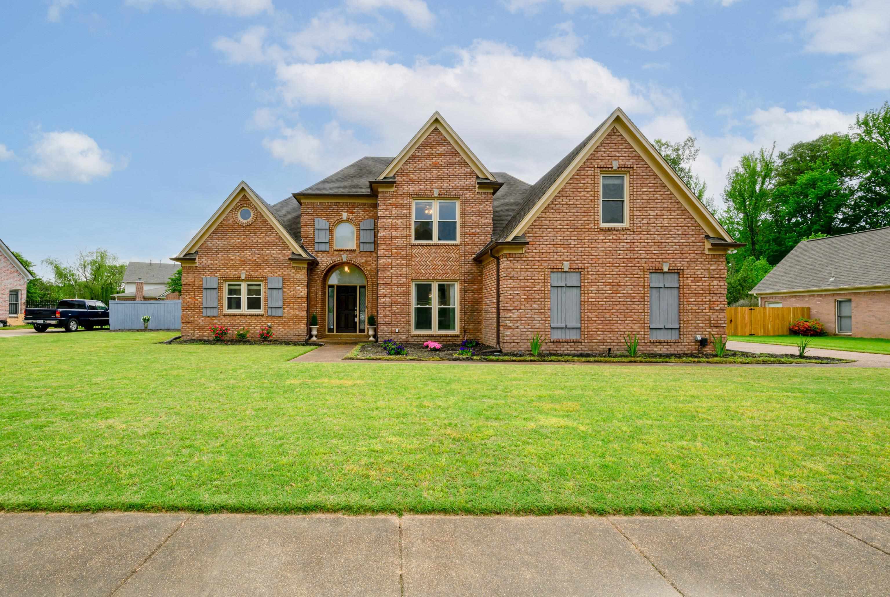 8825 River Meadow Dr Property Photo 1
