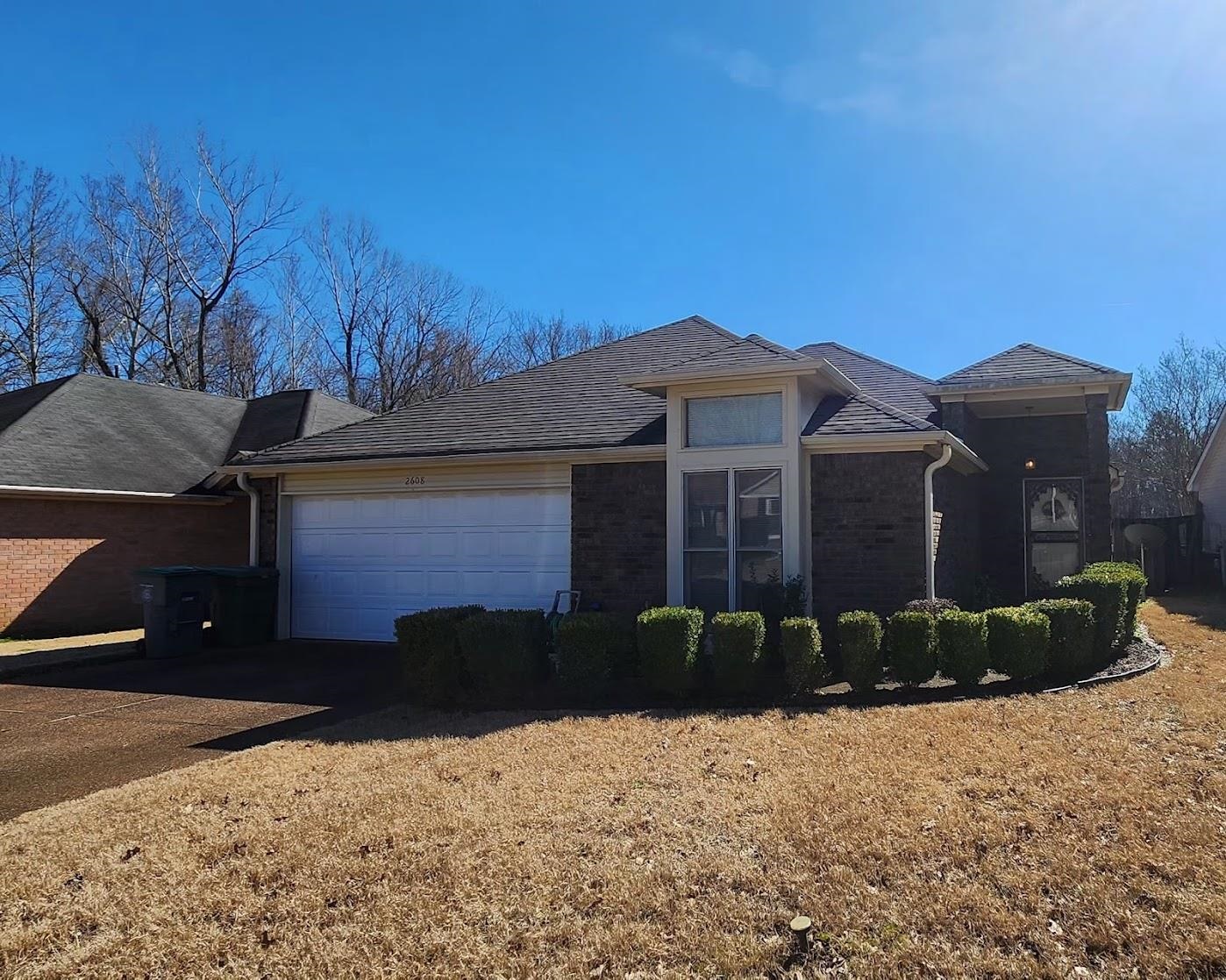 2608 Bay Pointe Cir E Property Photo 1