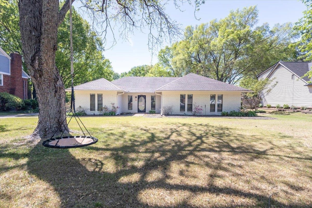 7927 Woodleaf Dr Property Photo 1