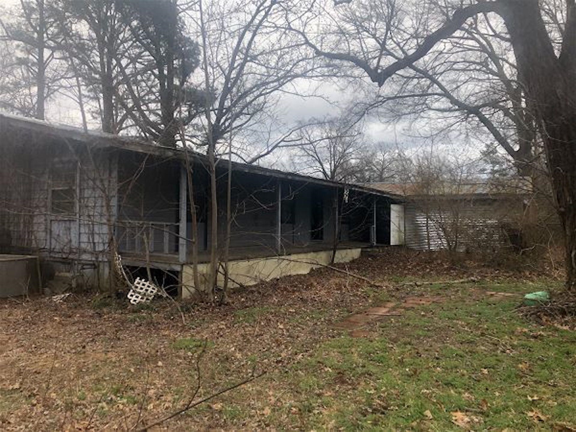 1820 Indian Creek Rd Property Photo 1