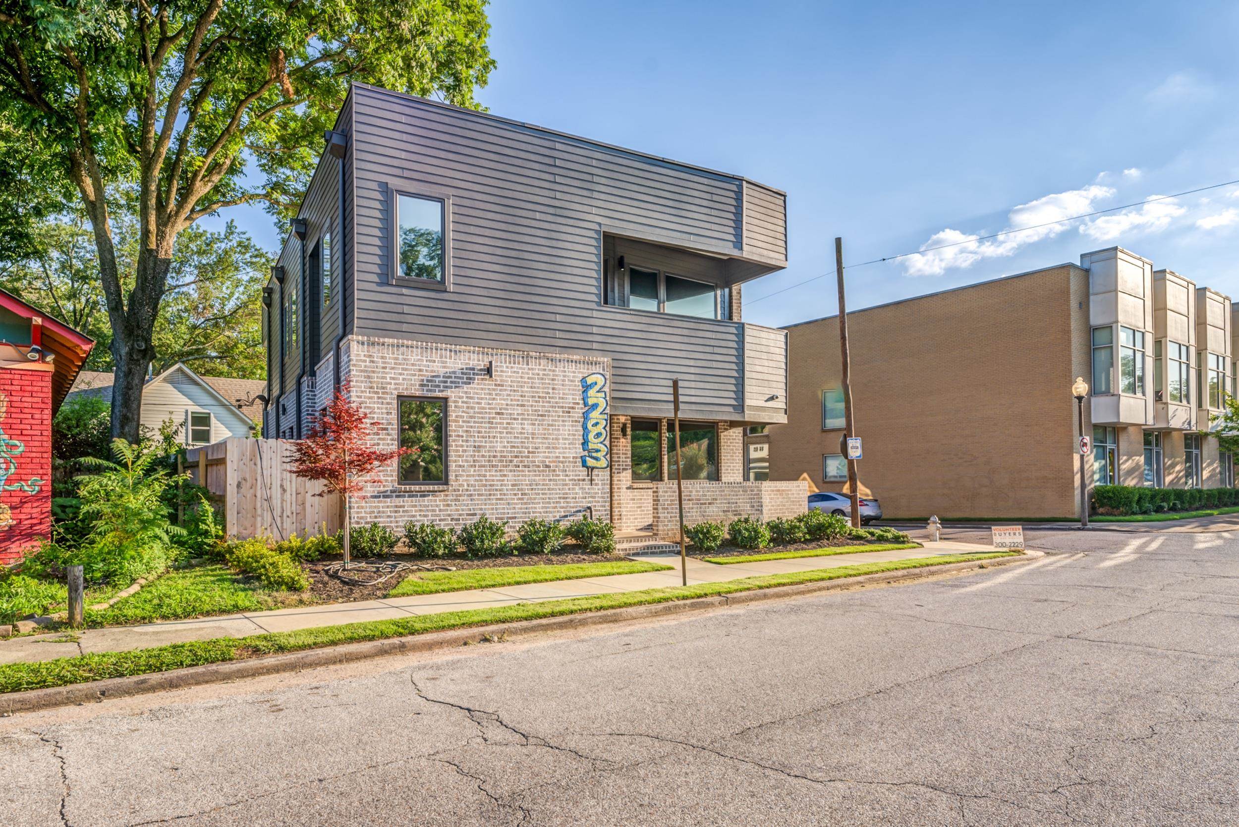 2283 Young Ave Property Photo 5