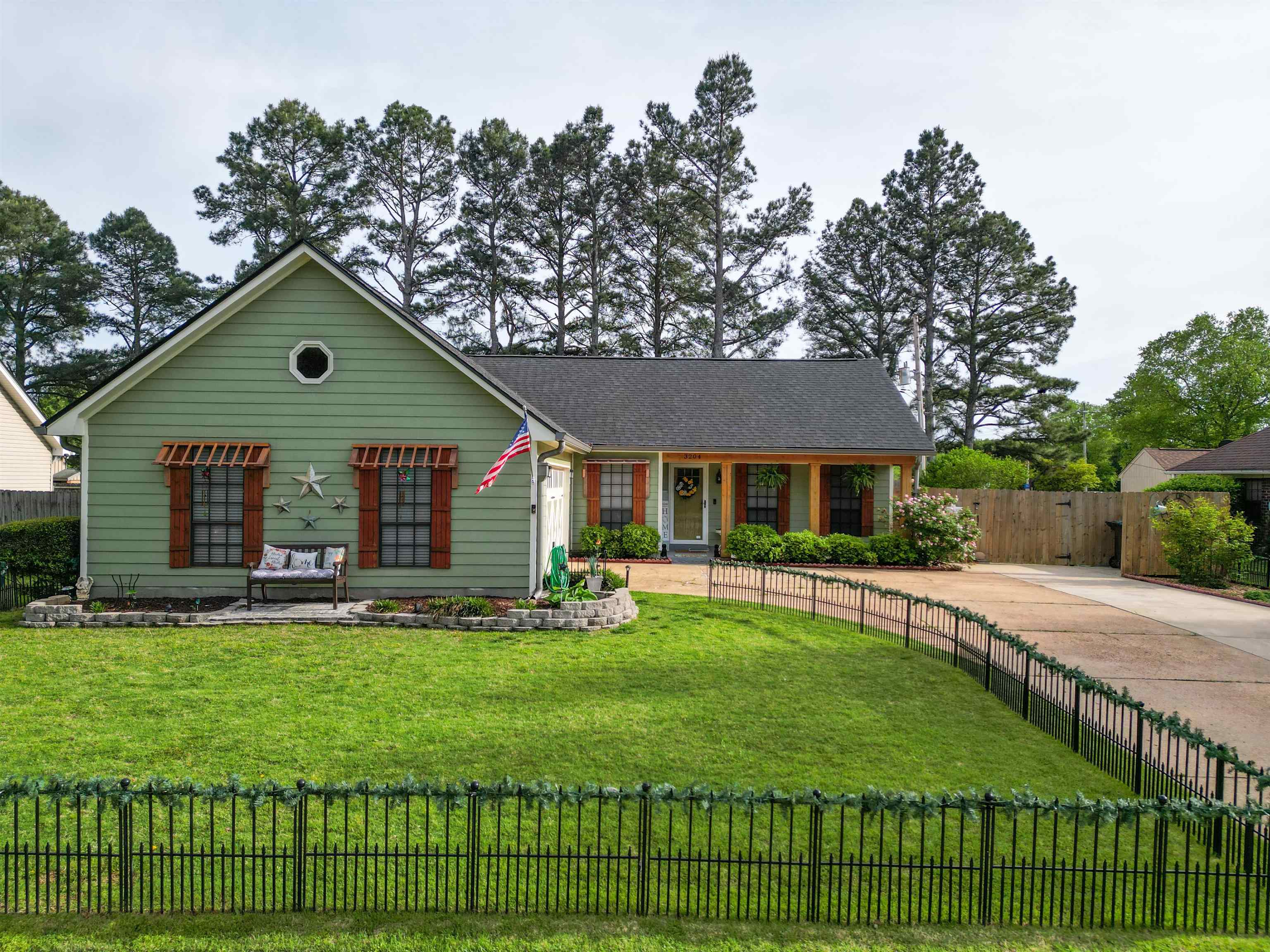 3204 Venson Dr Property Photo 1