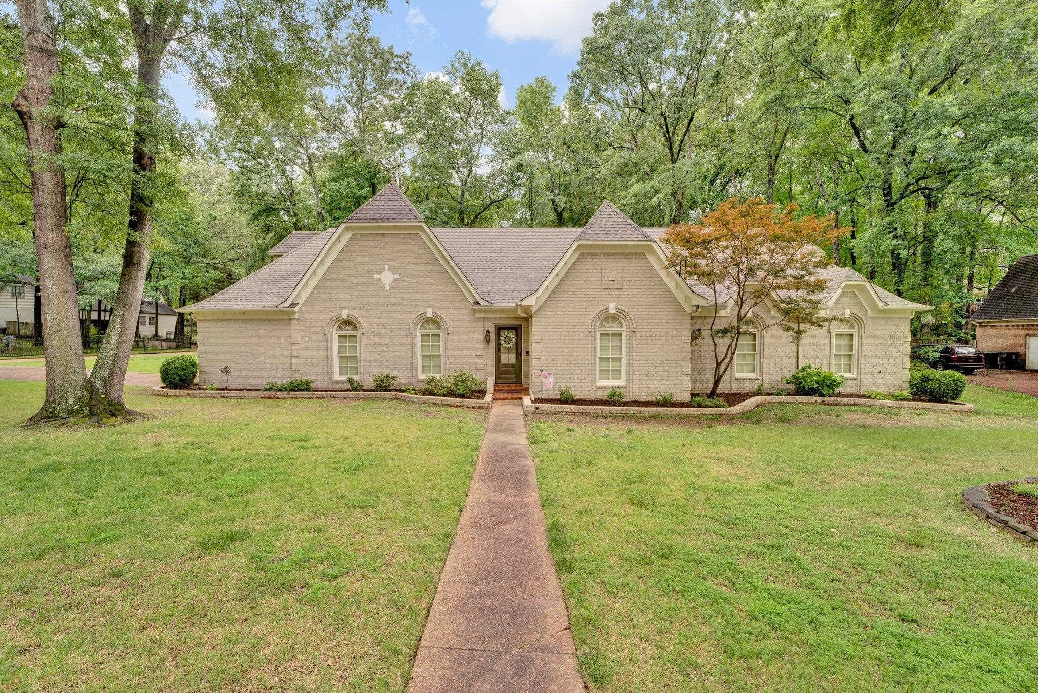 791 N Tree Dr Property Photo 1