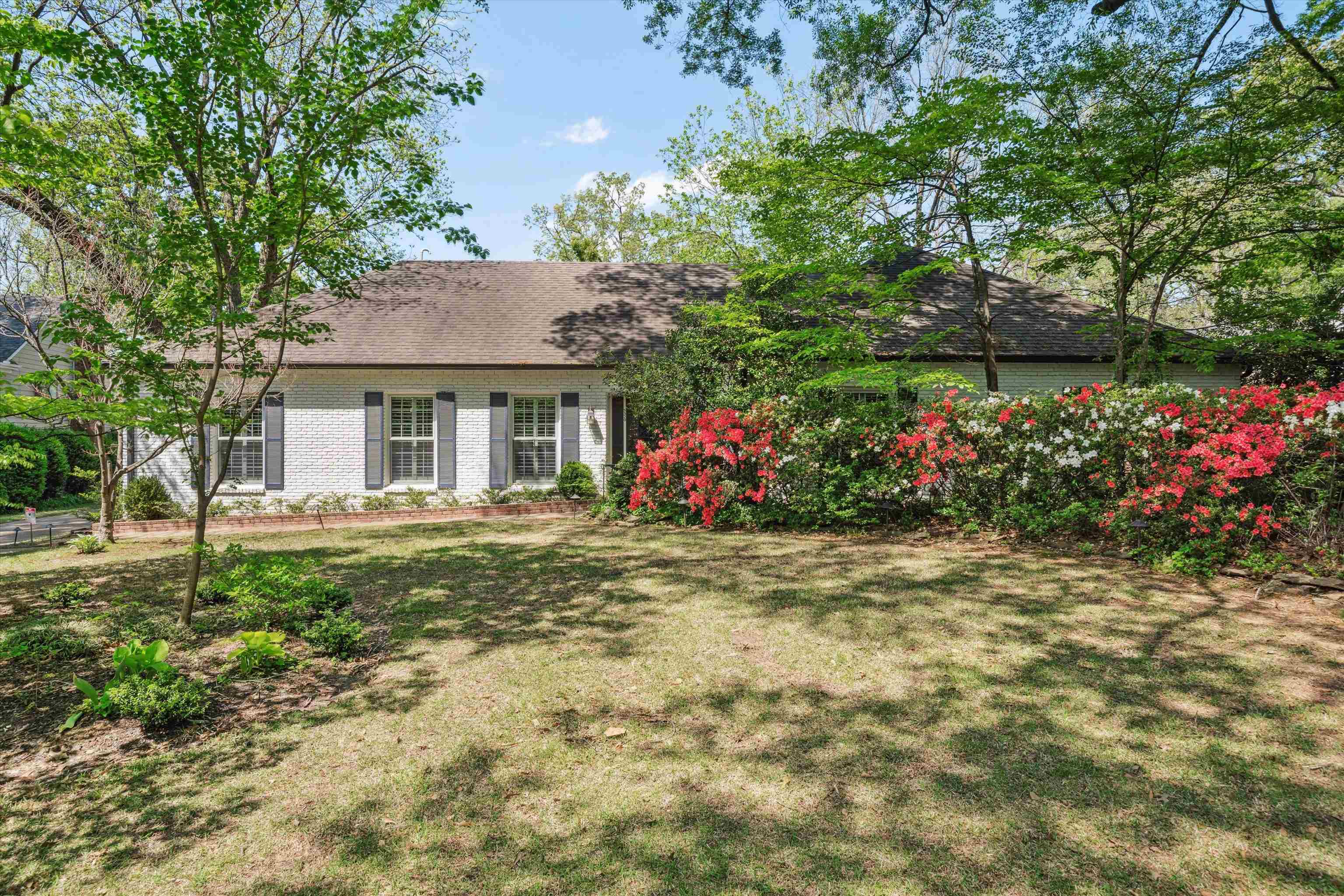 5320 Walnut Grove Rd Property Photo 1