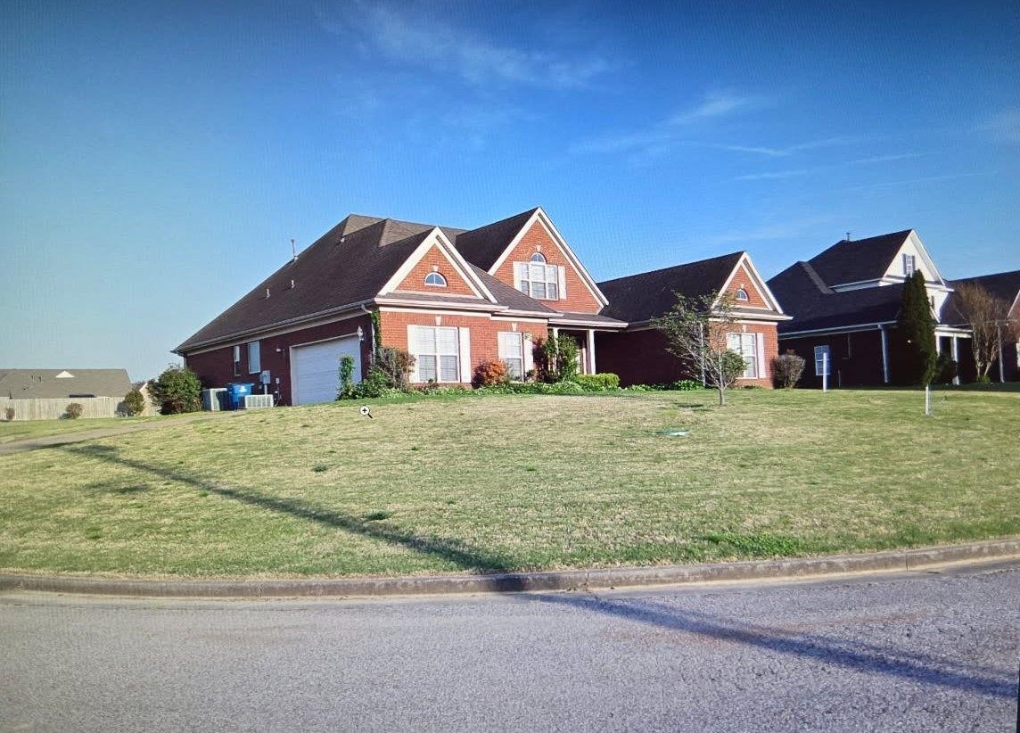 33 Ward Ln Property Photo 1