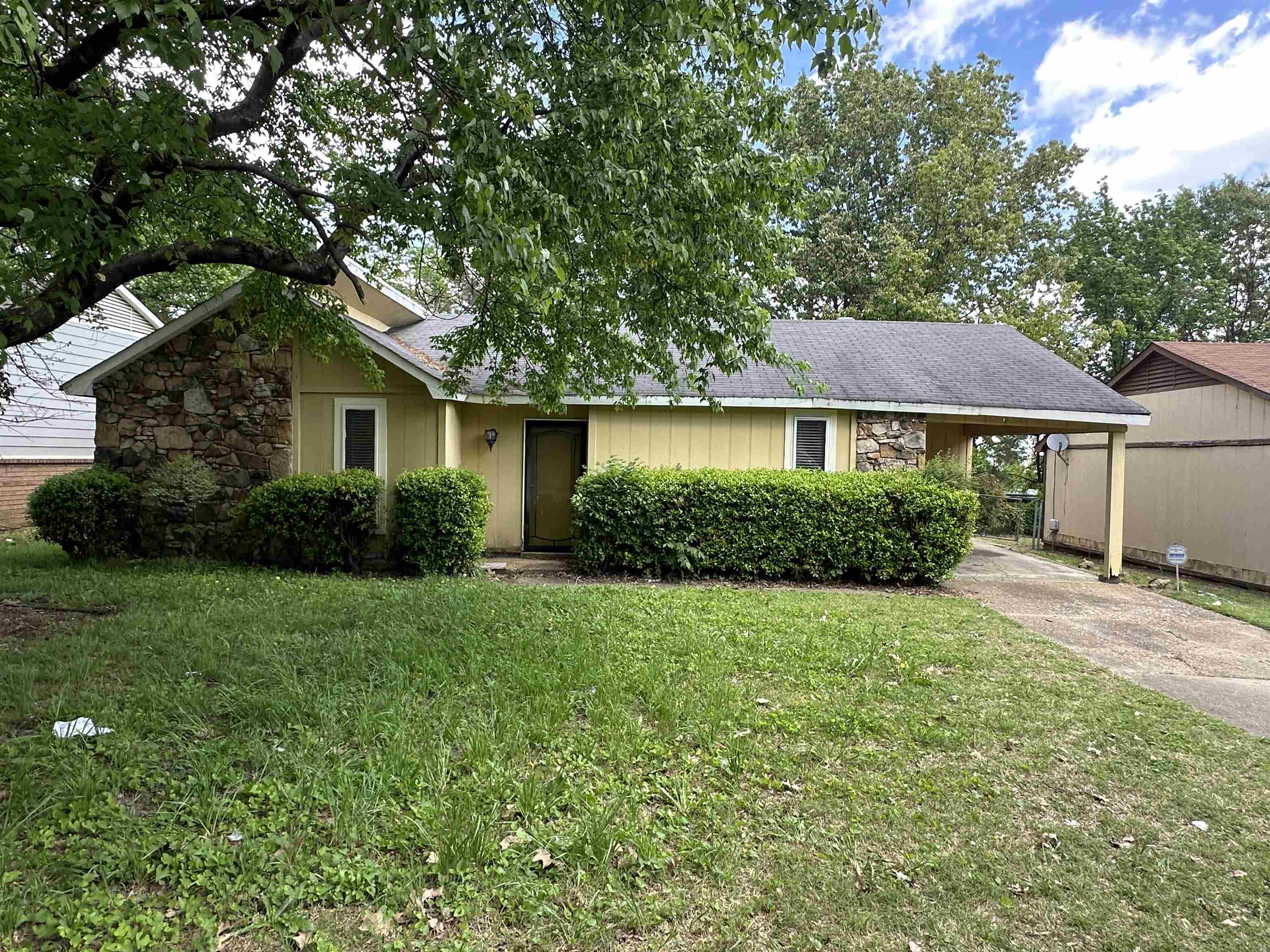 5680 Ballenmoor Dr Property Photo 1