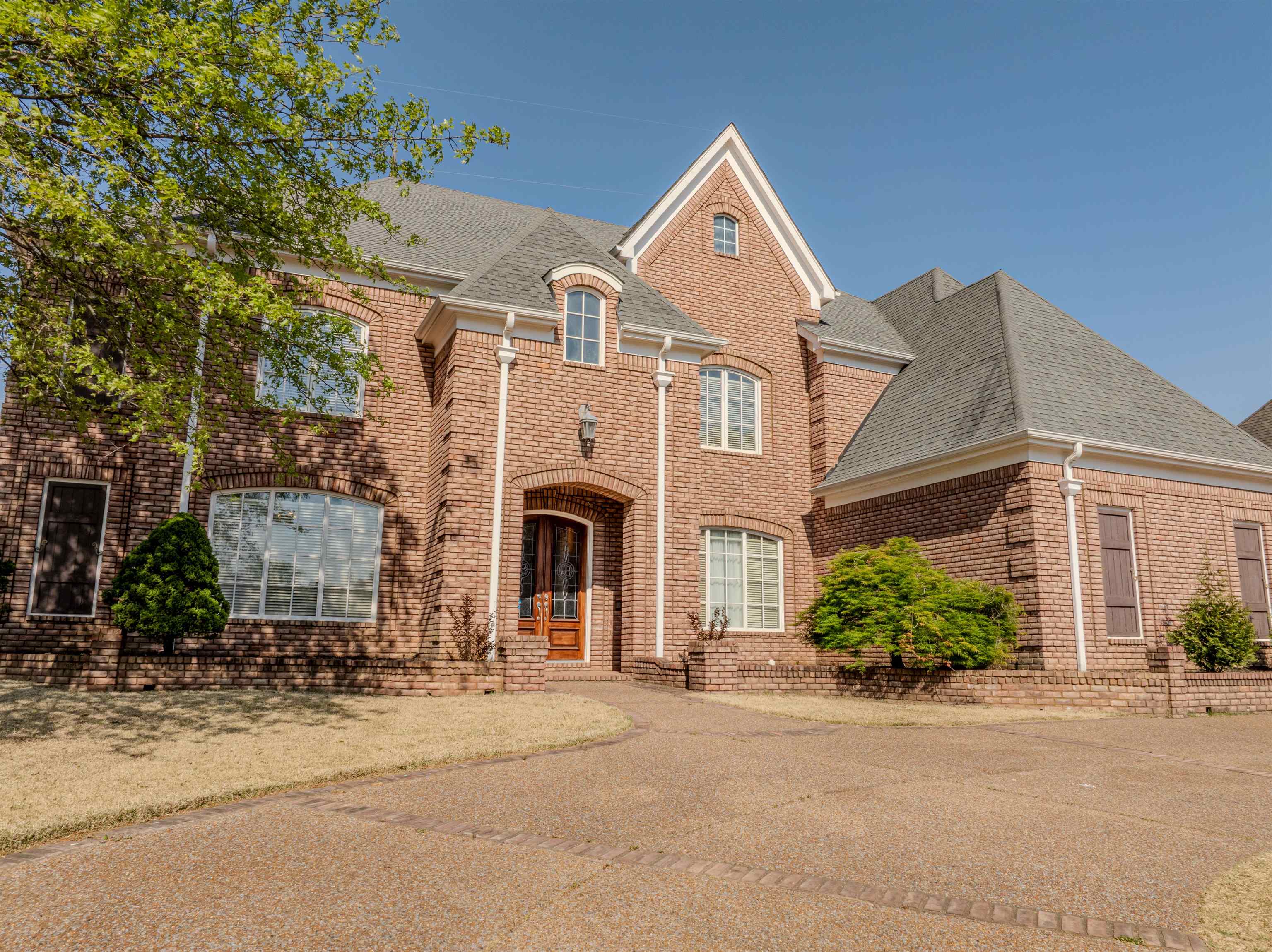 1042 Woodland Ridge Dr Property Photo 1