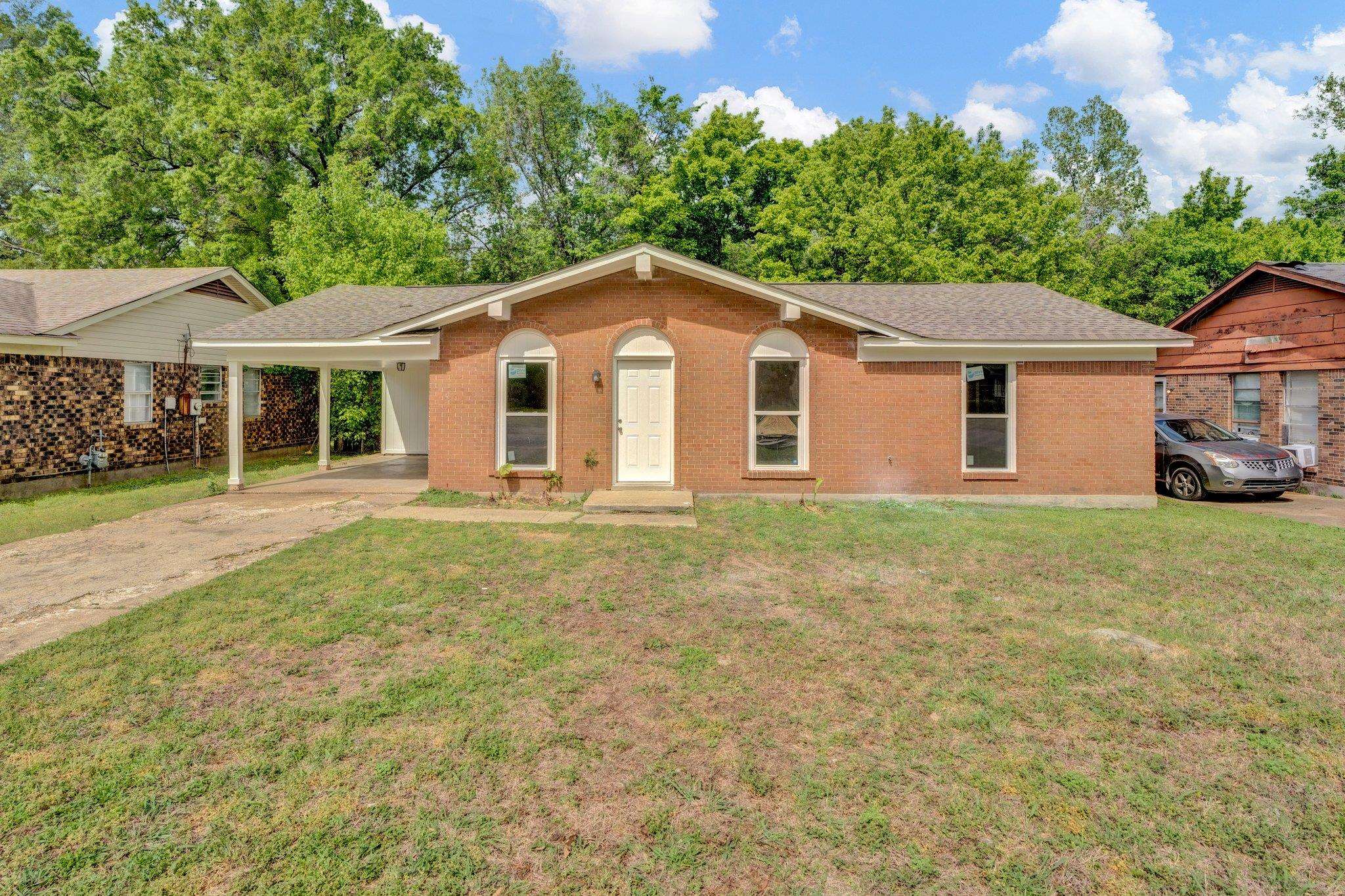 5067 Belfast Dr Property Photo 1